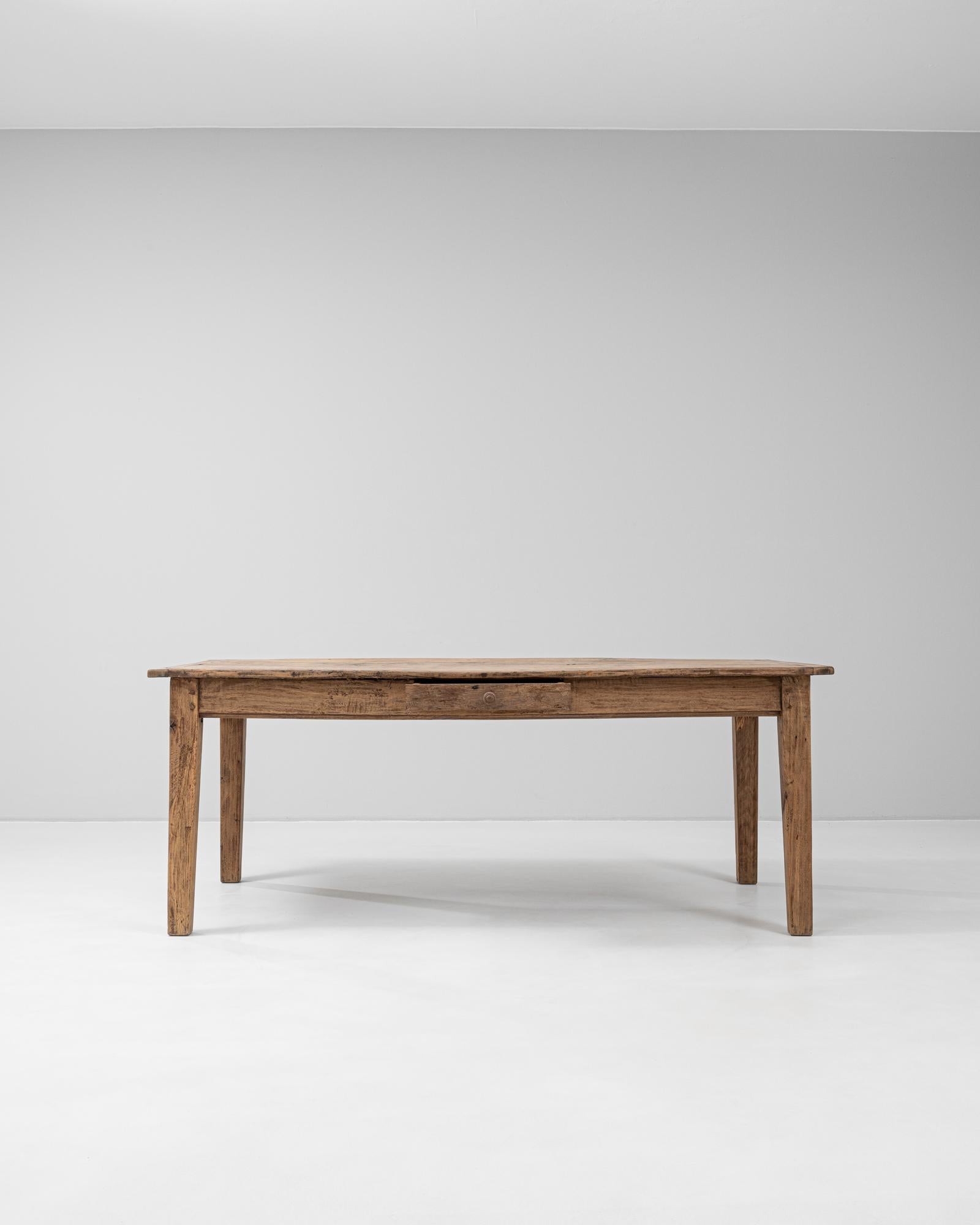 Français Table de salle à manger en bois français 1900 en vente
