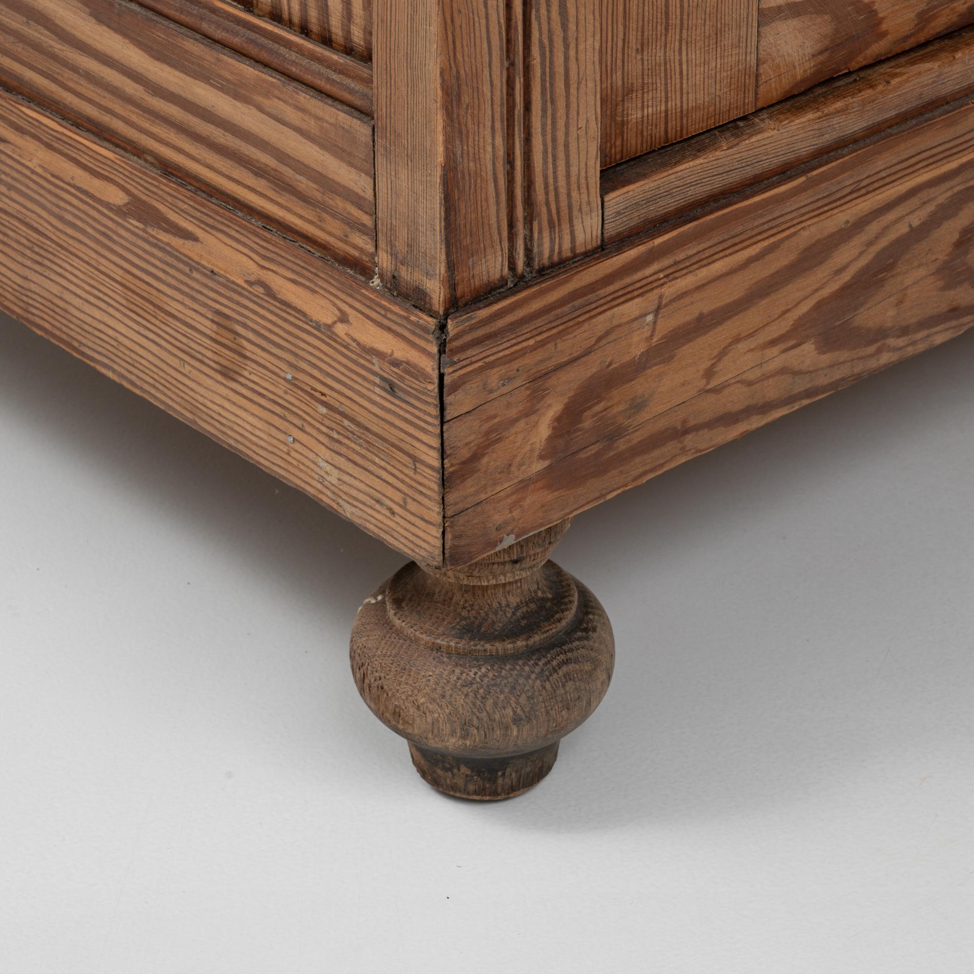 Vetrina e scaffali in legno francese del 1900 in vendita 6