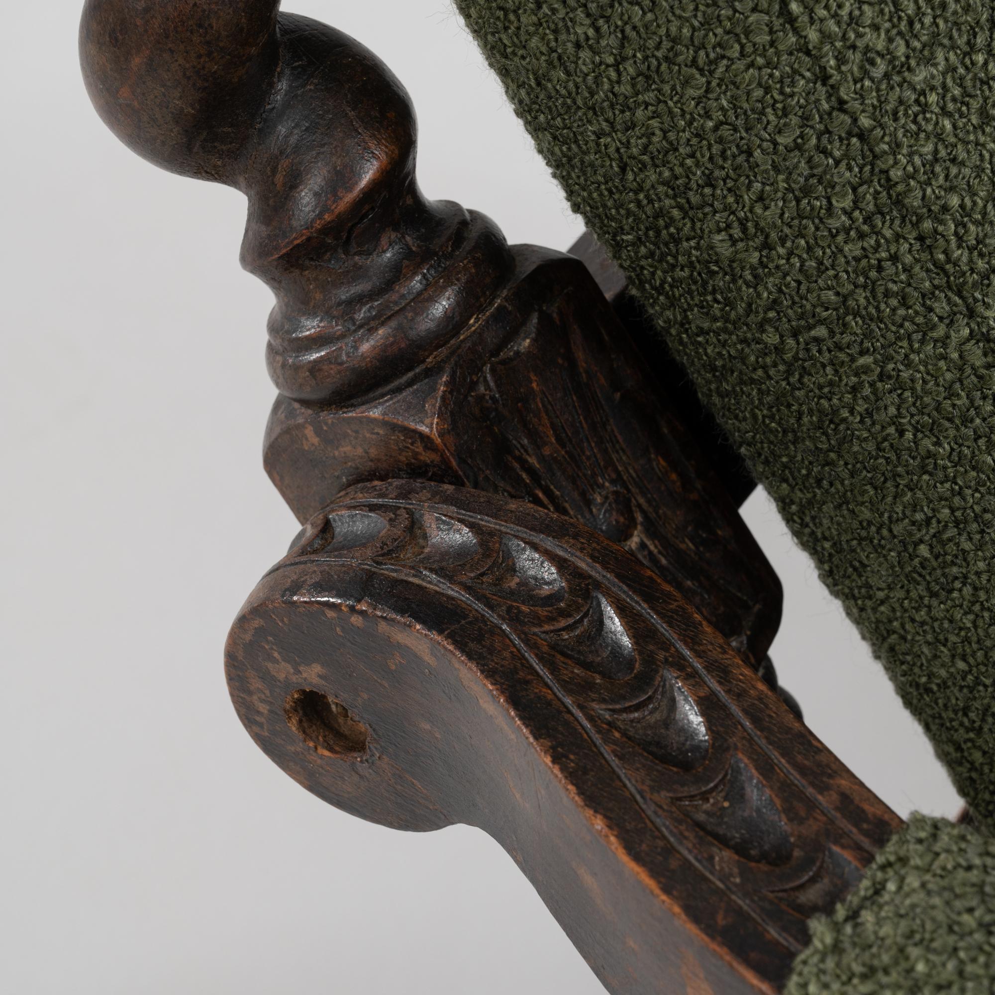 Poltrona Foldes in legno francese del 1900 con cuscini imbottiti in vendita 8