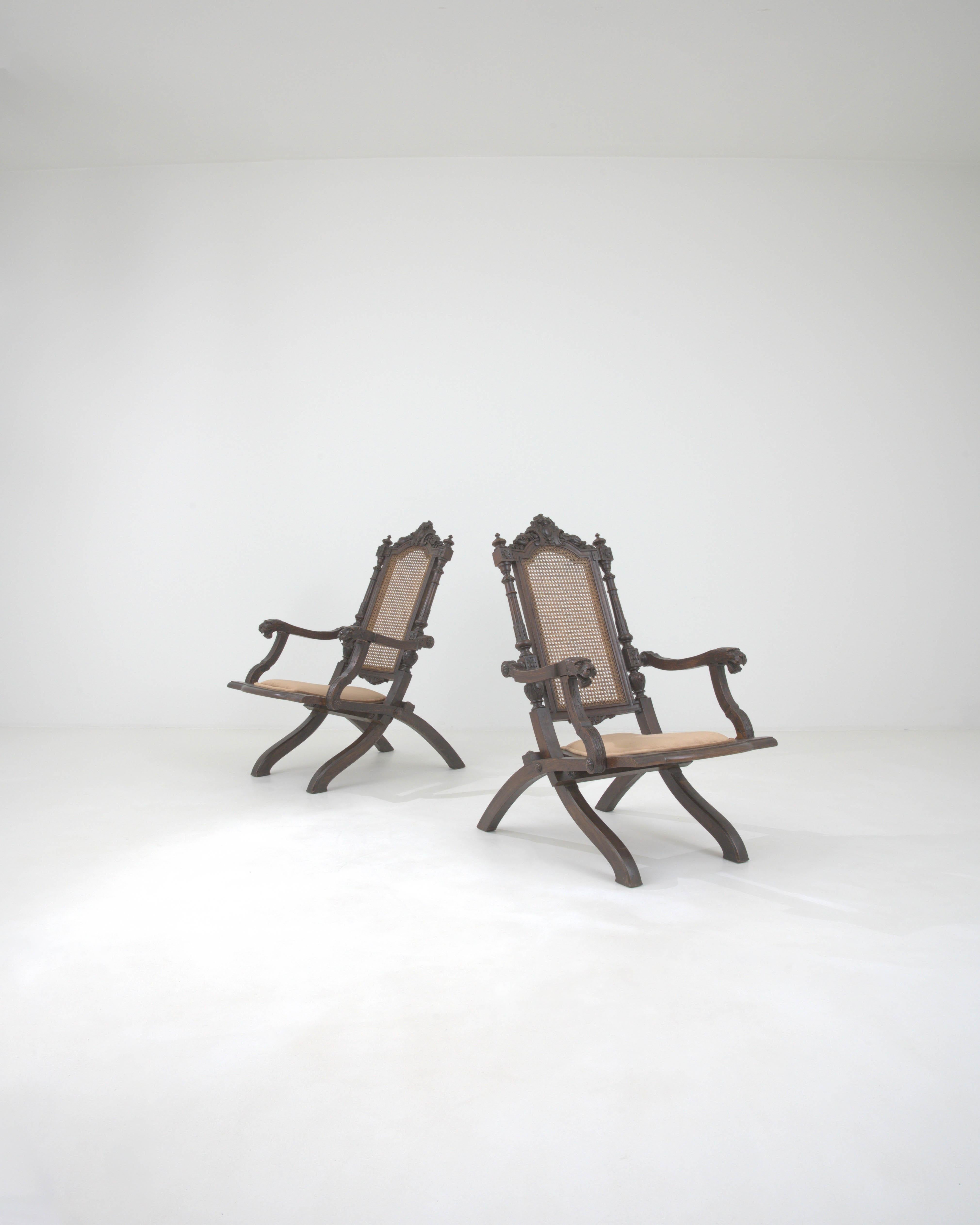 Französische Klappsessel aus Holz mit gepolsterten Sitzen, um 1900, ein Paar im Zustand „Gut“ im Angebot in High Point, NC