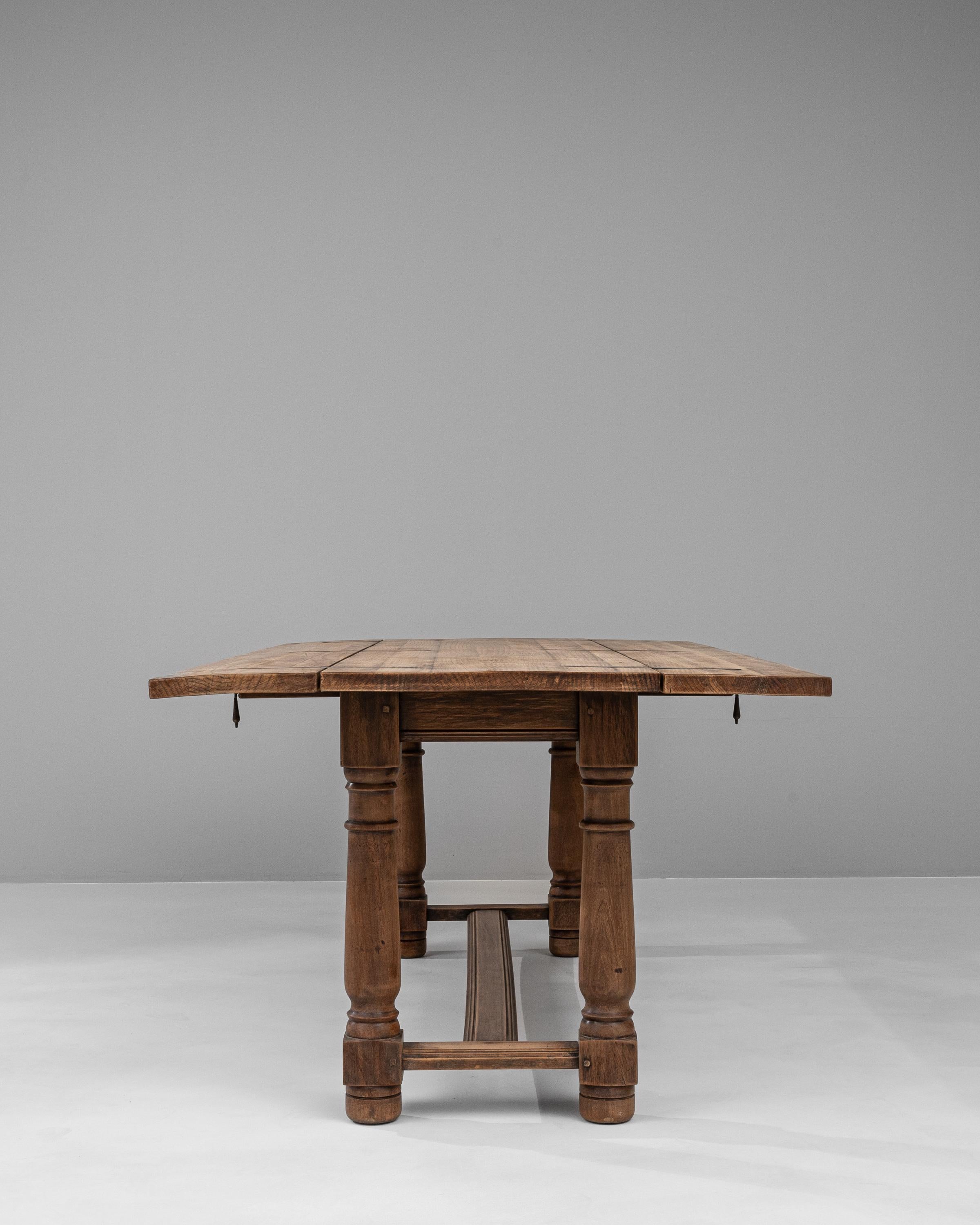 Table pliante française en bois des années 1900 en vente 10