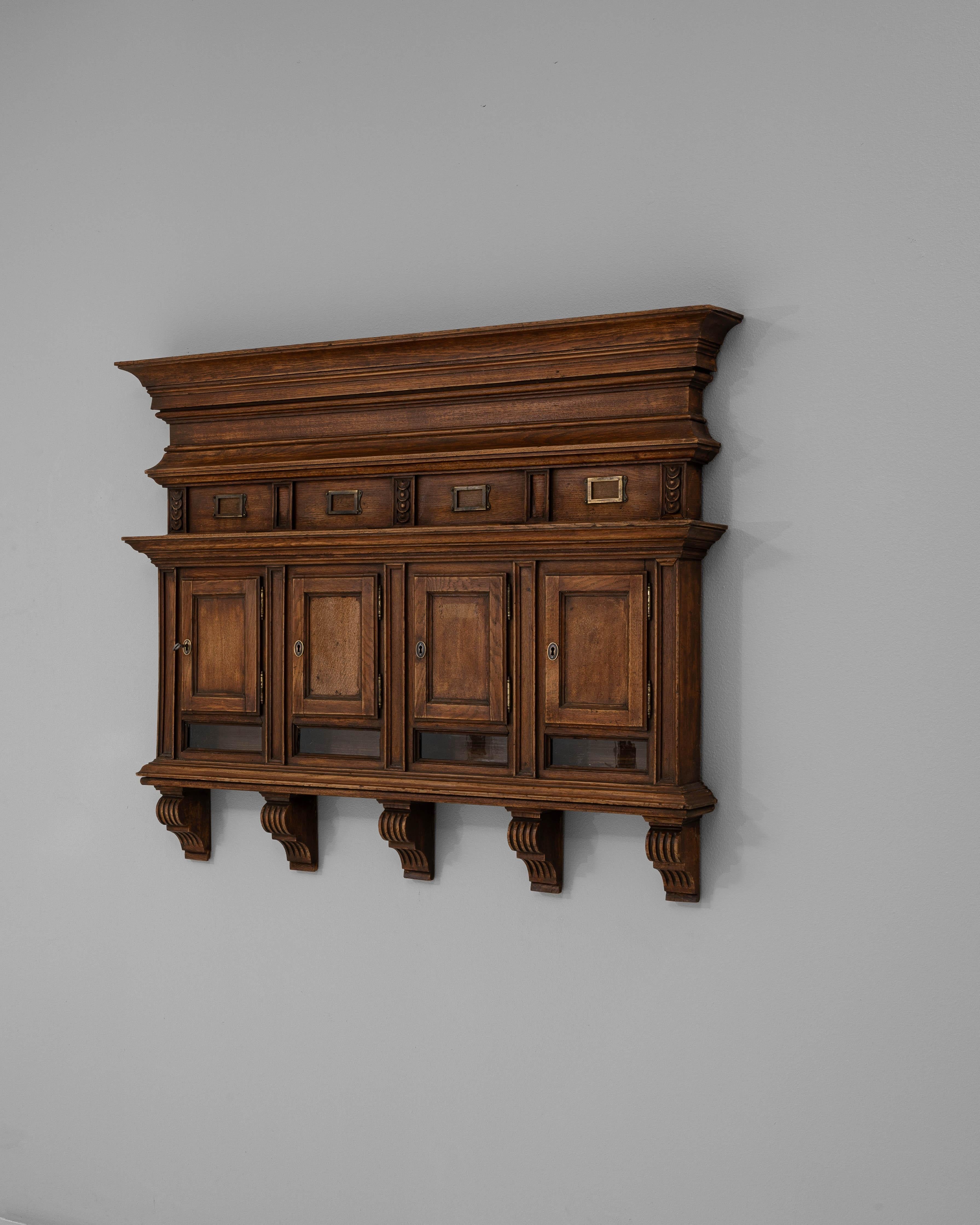 XX secolo Cassetta delle lettere in legno francese del 1900 per appartamento in vendita