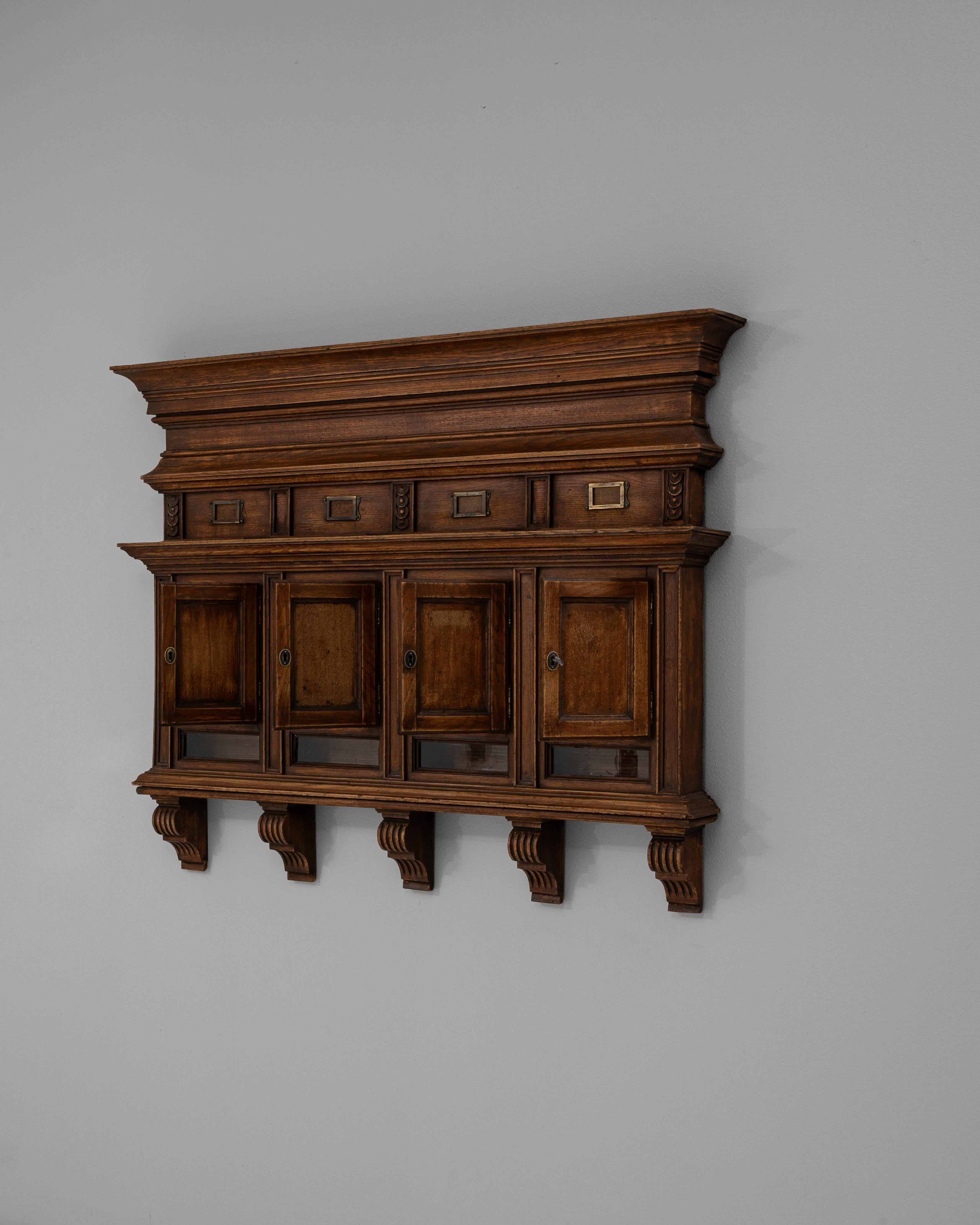 Legno Cassetta delle lettere in legno francese del 1900 per appartamento in vendita