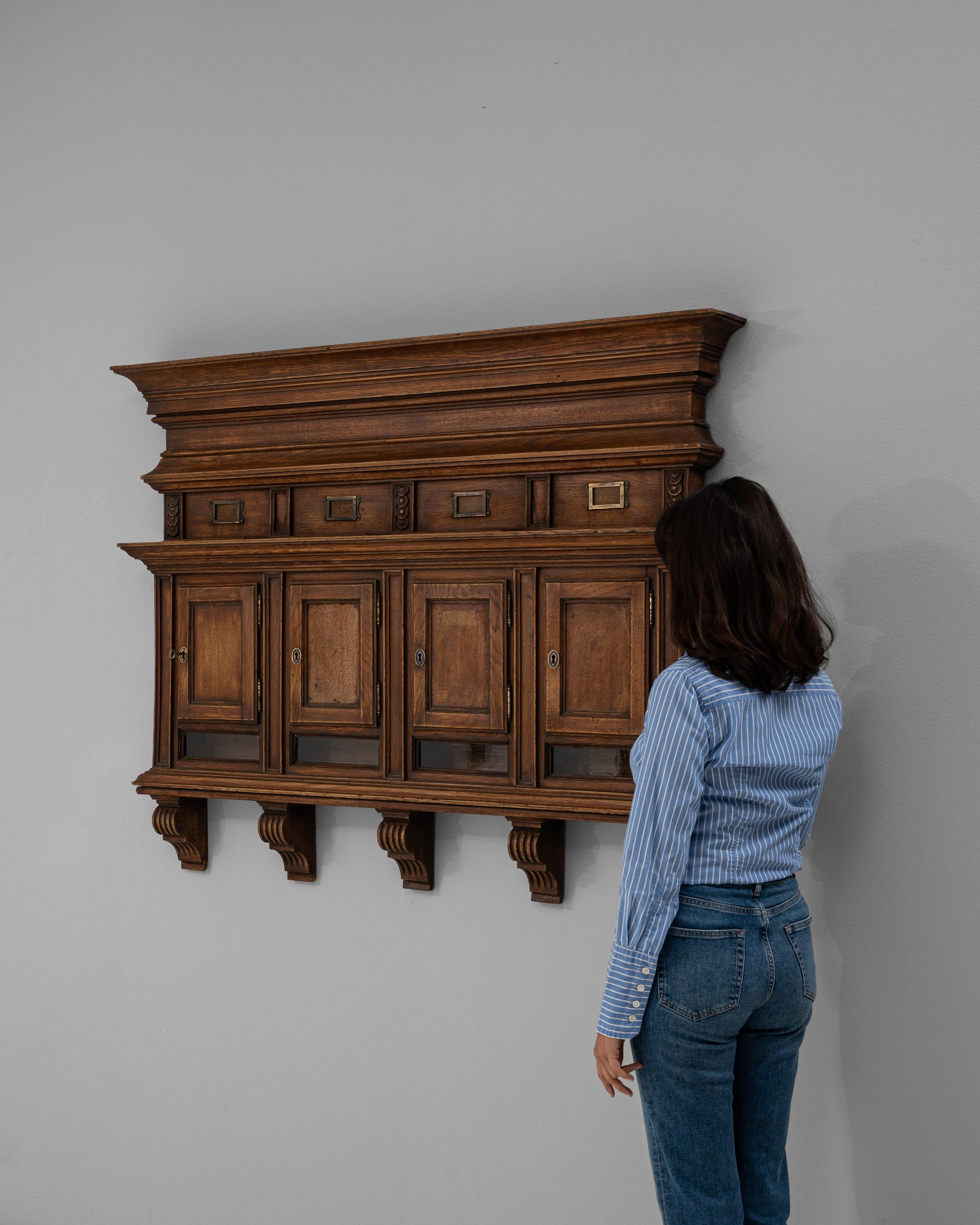 Cassetta delle lettere in legno francese del 1900 per appartamento in vendita 1