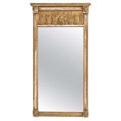 Specchio francese in legno del 1900 con figure intagliate