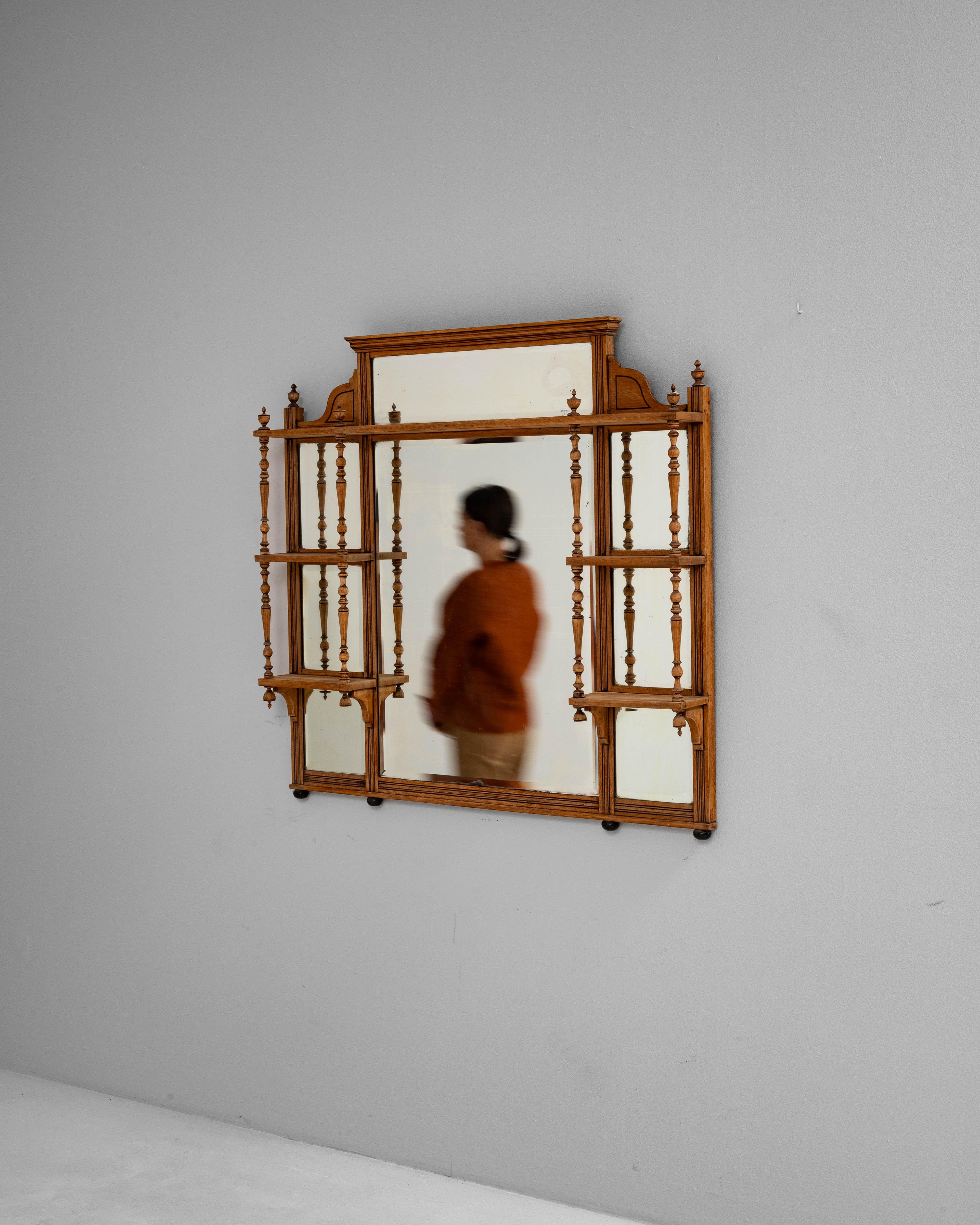20ième siècle Miroir à trumeau en bois français des années 1900 avec étagère