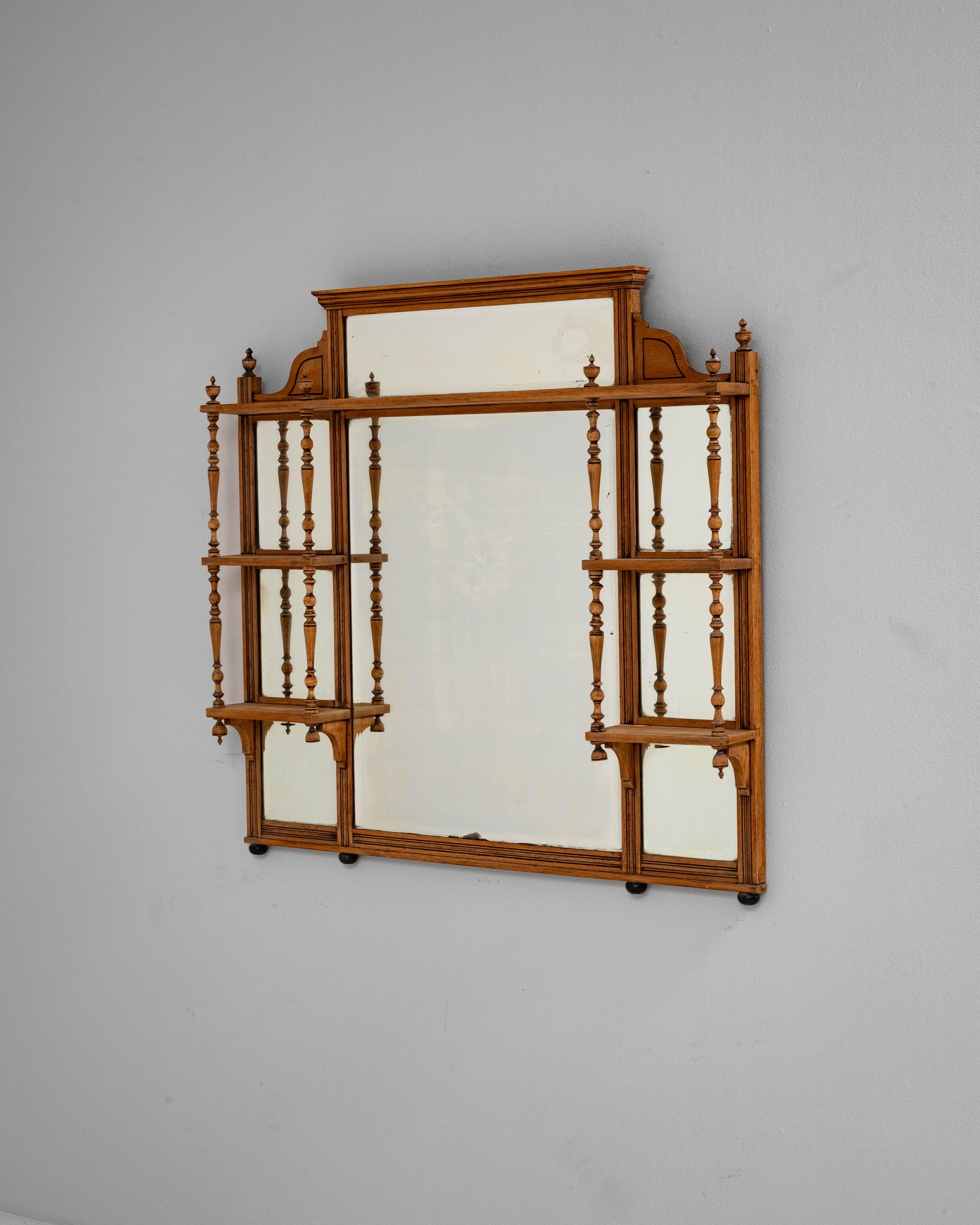 Bois Miroir à trumeau en bois français des années 1900 avec étagère
