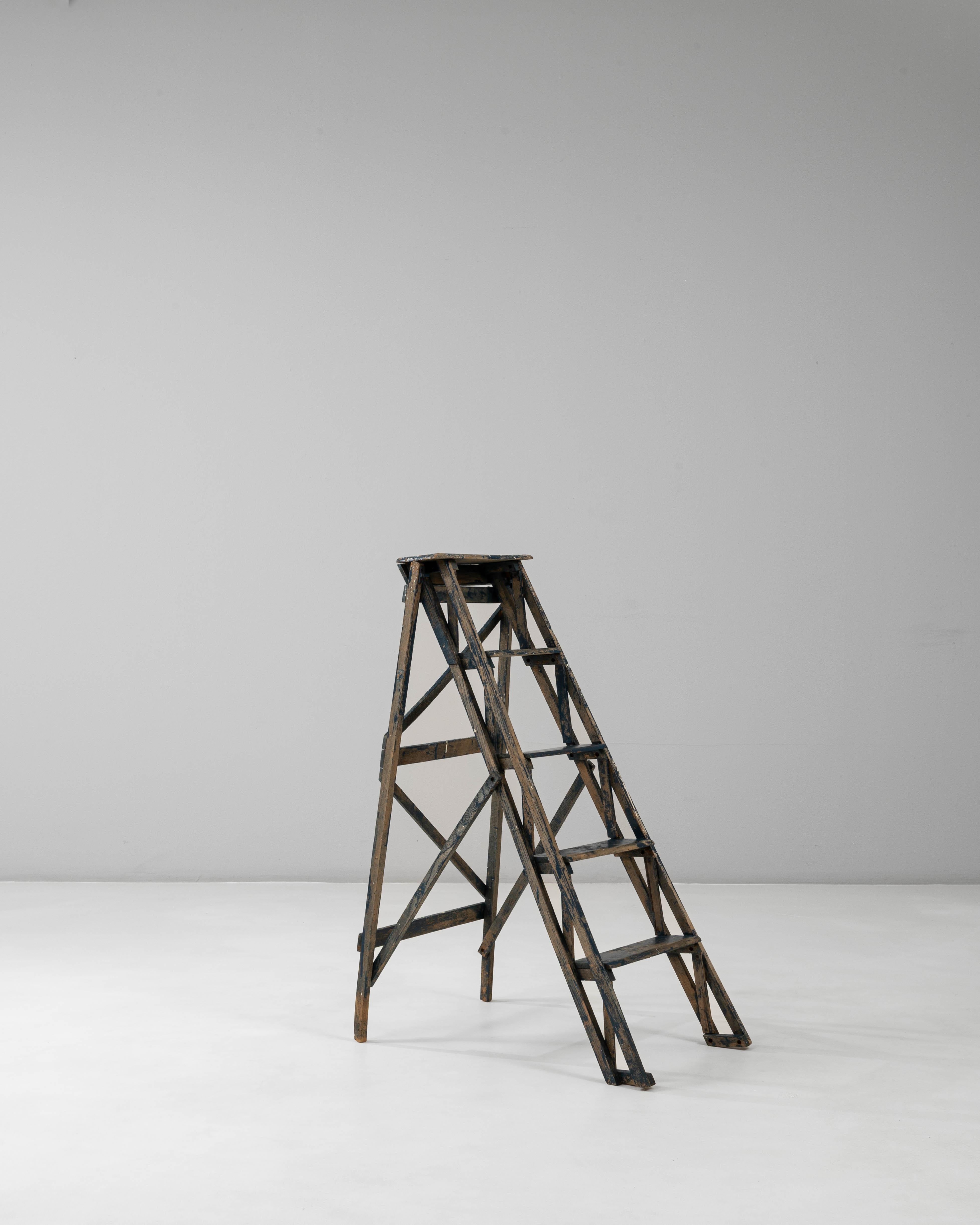 Scala da pittore in legno francese del 1900 in vendita 2