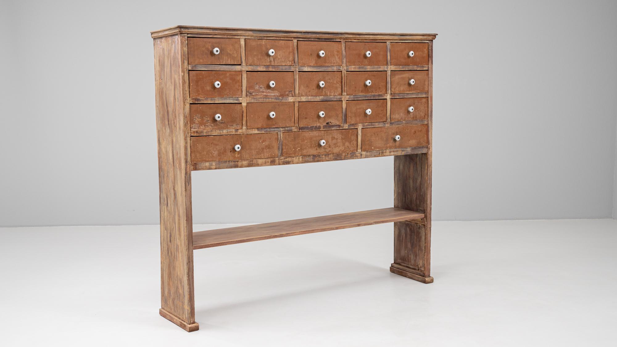 1900s French Wooden Pharmacy Chest Of Drawers in vendita 4