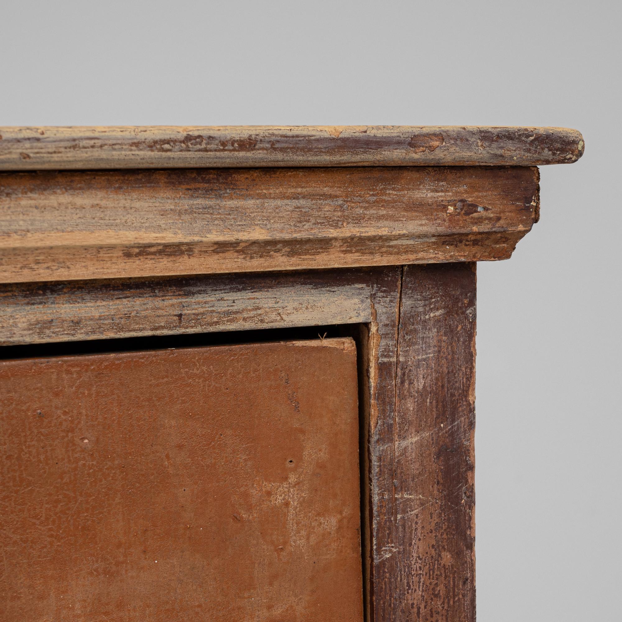 1900s French Wooden Pharmacy Chest Of Drawers in vendita 5