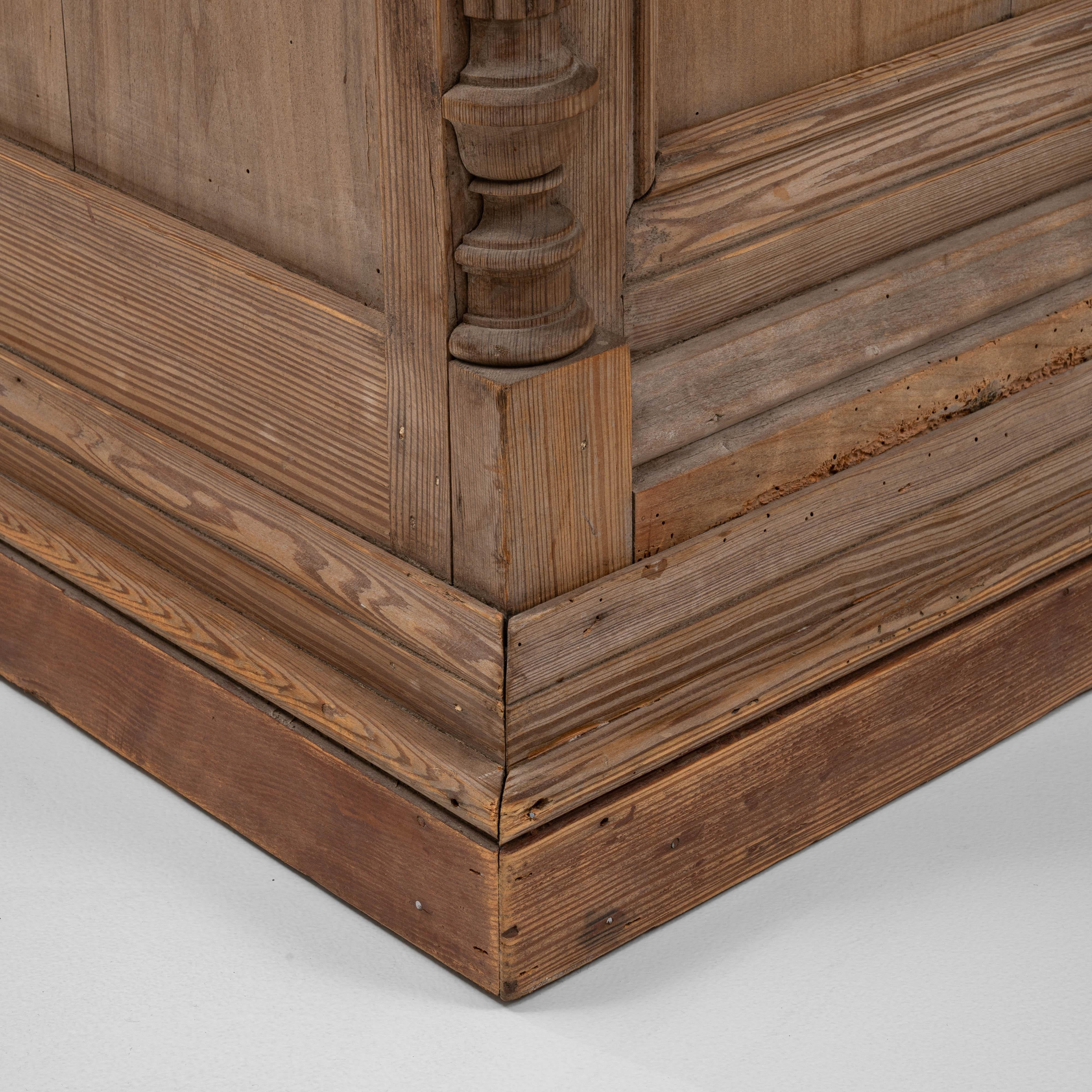 Bancone di legno francese del 1900 in vendita 4