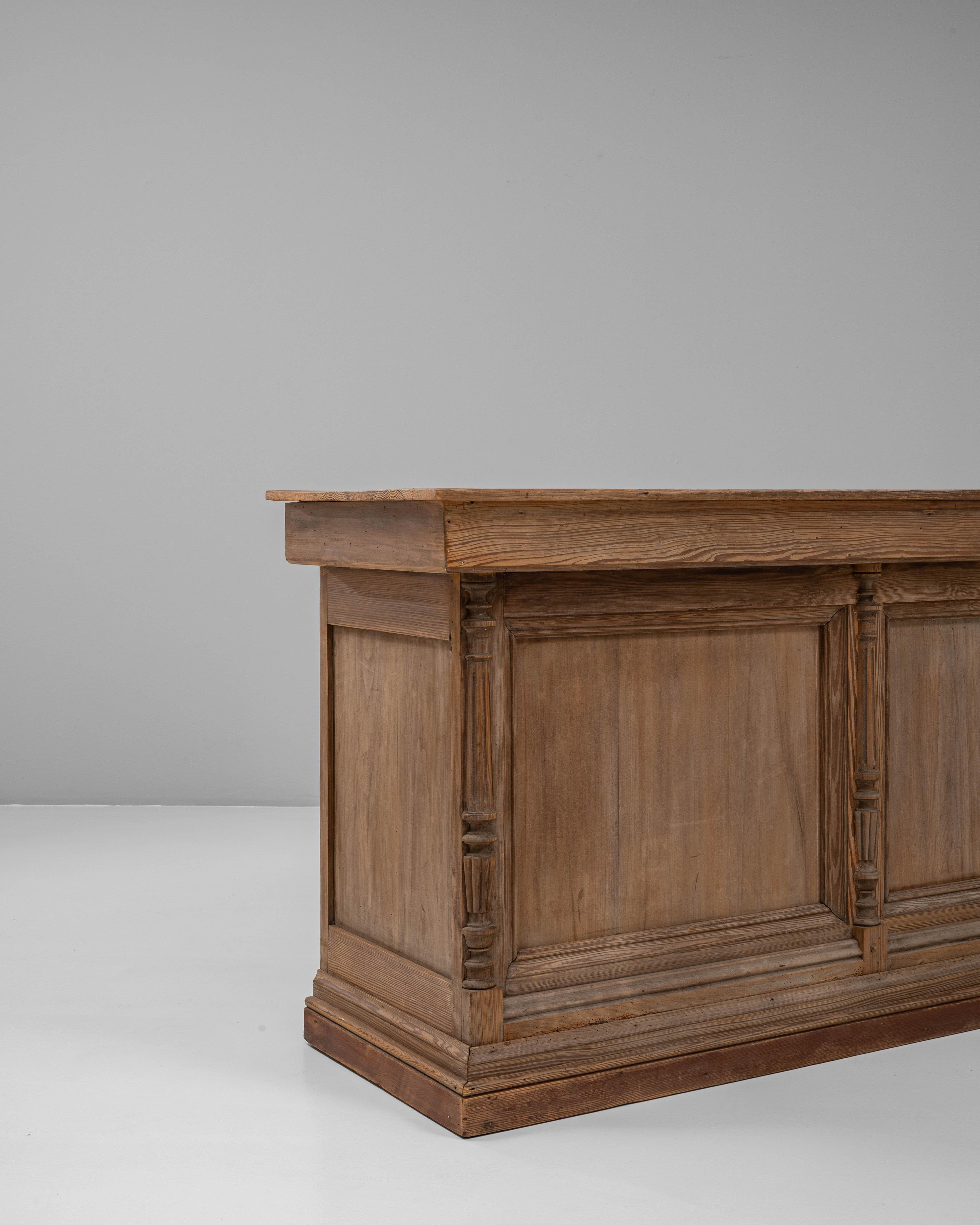 Legno Bancone di legno francese del 1900 in vendita