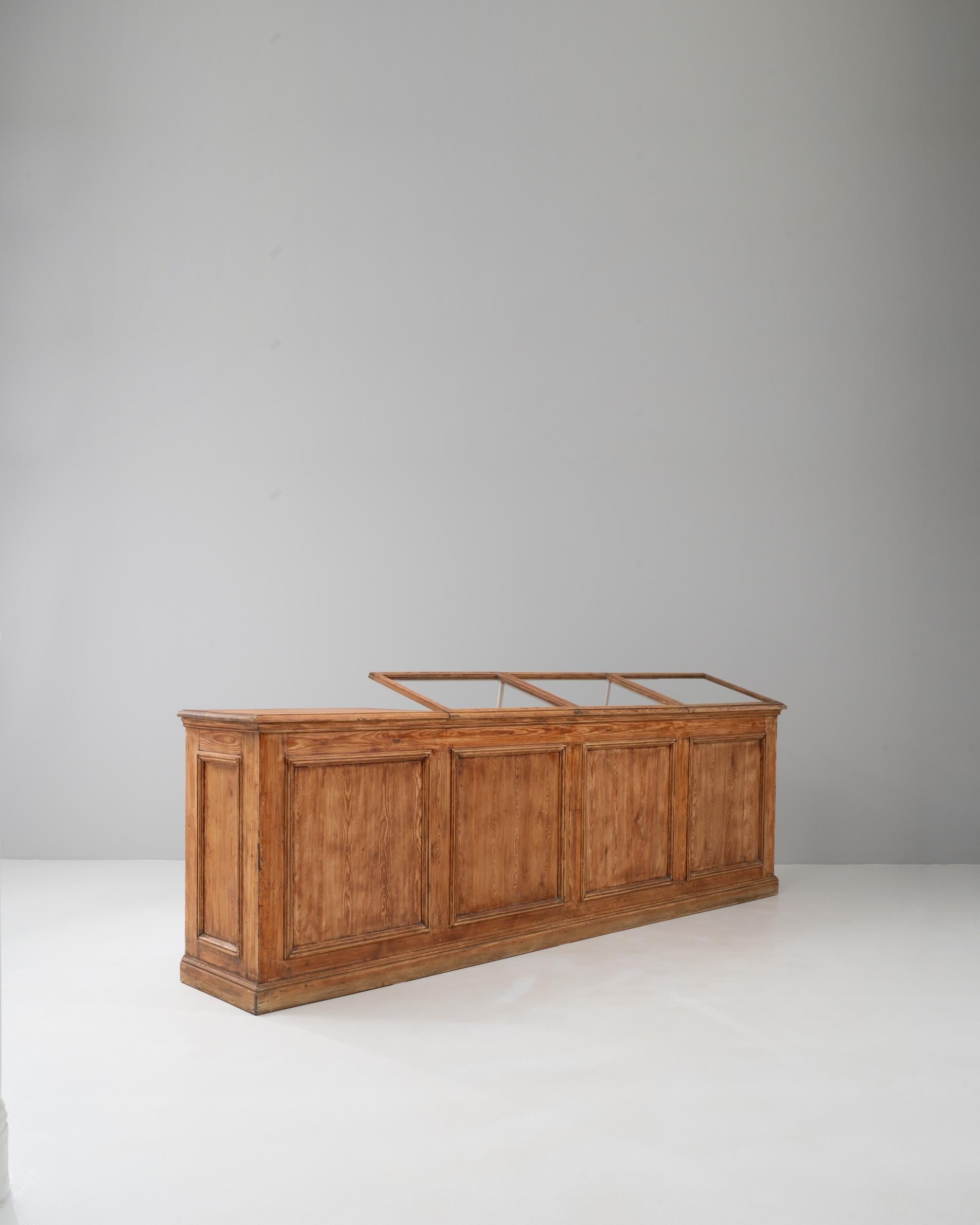 Legno Bancone di legno francese del 1900 in vendita