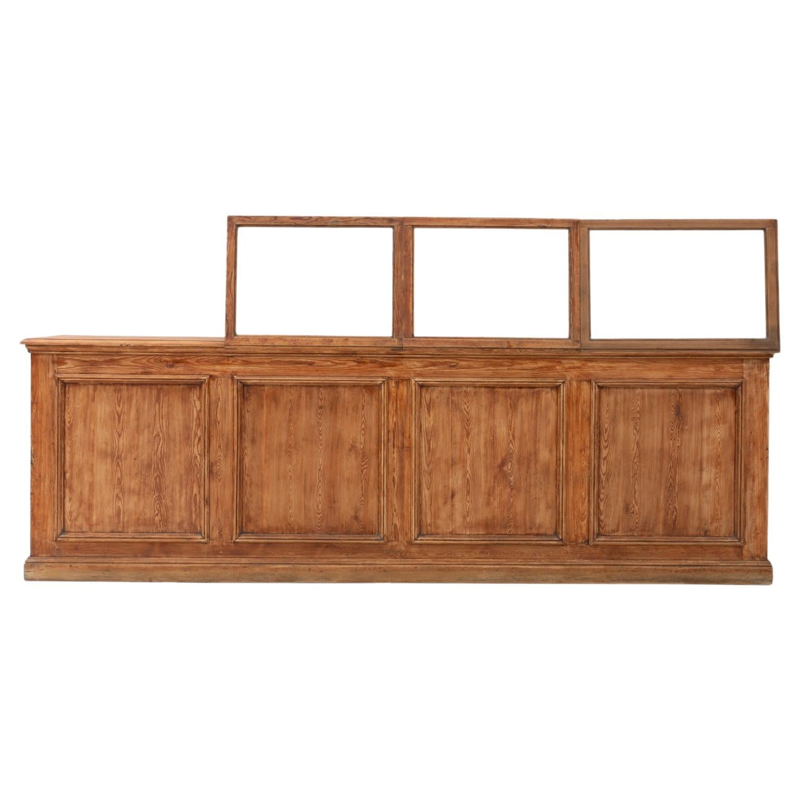 Bancone di legno francese del 1900 in vendita