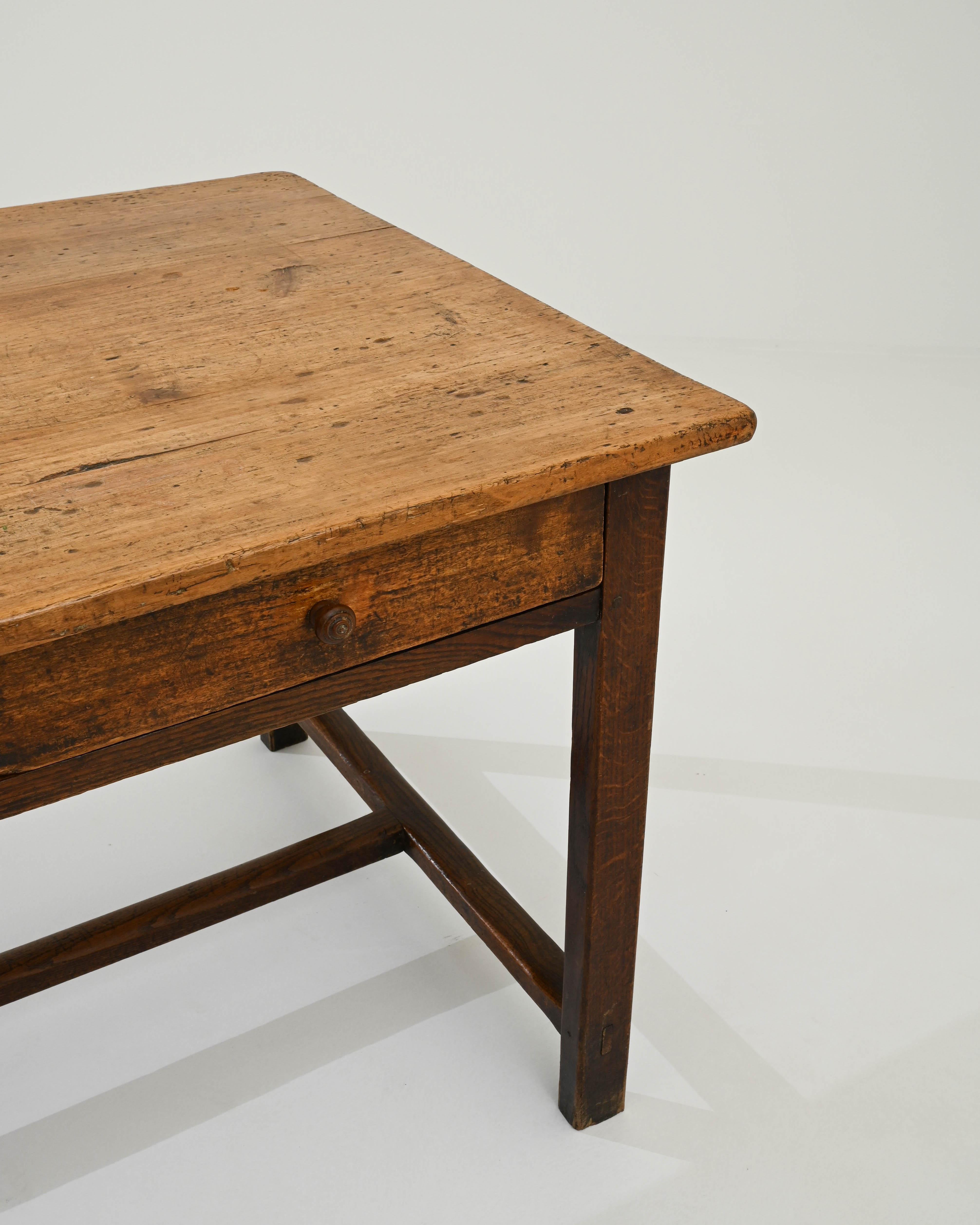 1900s French Wooden Side Table  For Sale 5