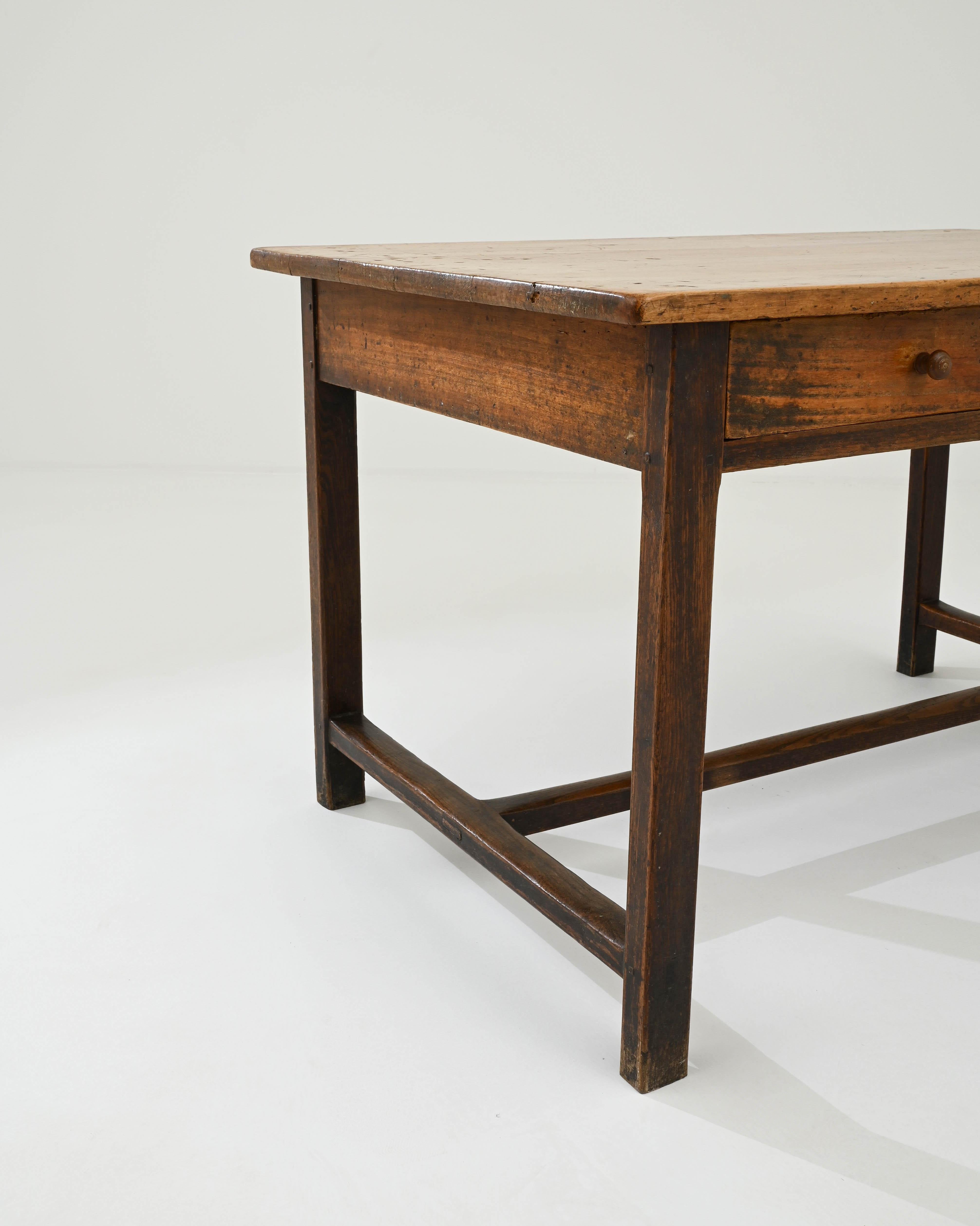 Table d'appoint en bois français des années 1900  en vente 1
