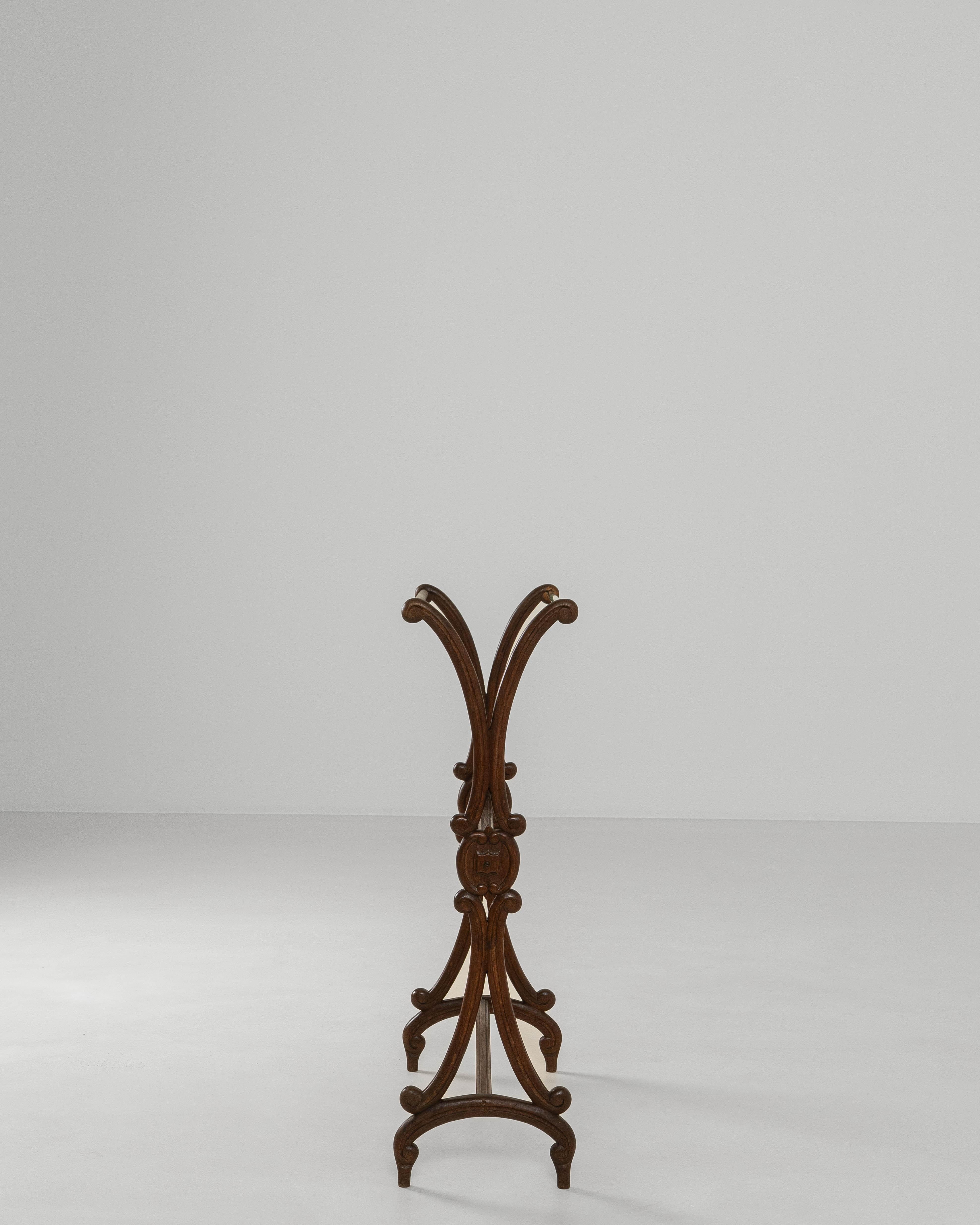 1900s French Wooden Towel Rack (Holz) im Angebot