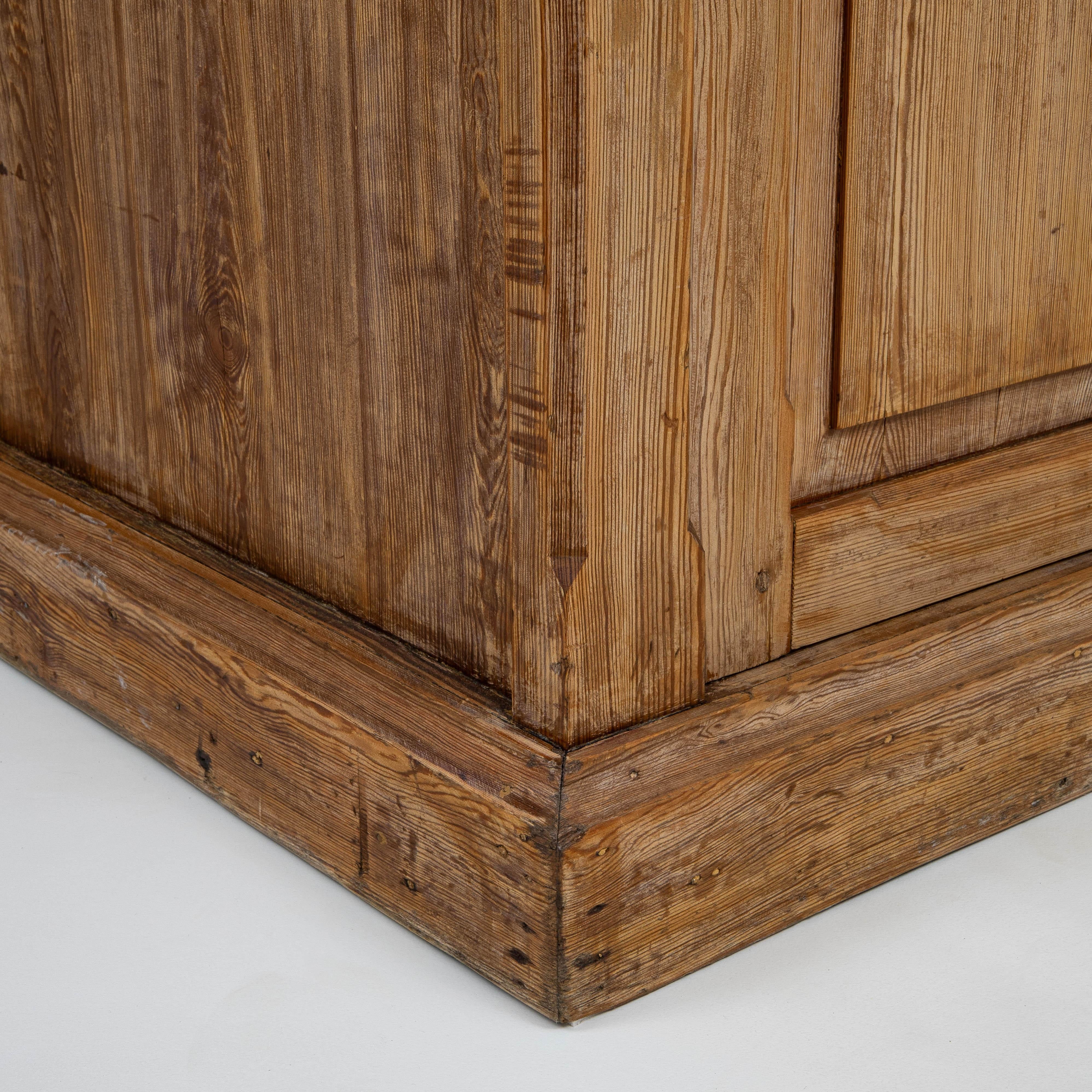 Vetrina francese in legno degli anni '1900 in vendita 7