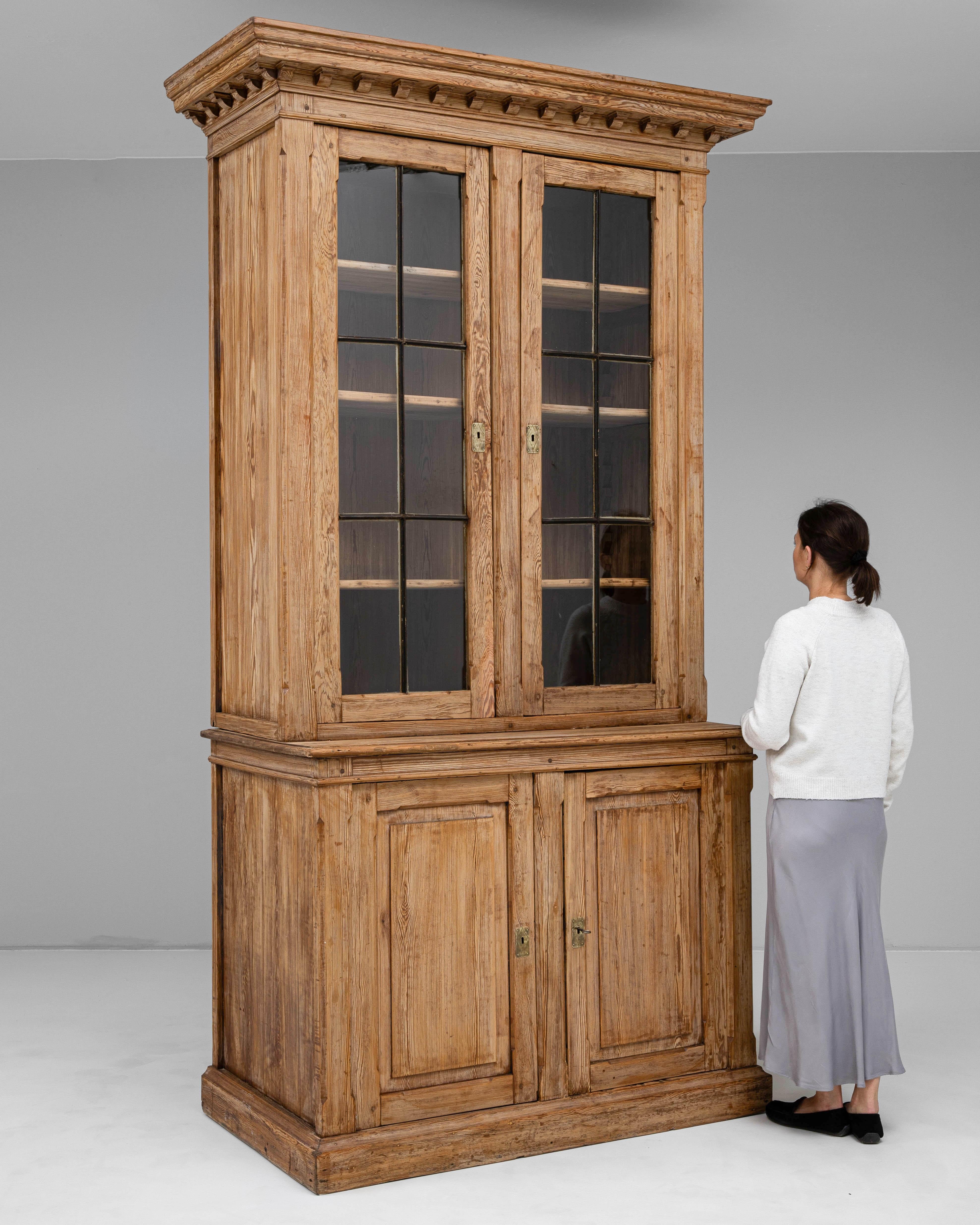XX secolo Vetrina francese in legno degli anni '1900 in vendita