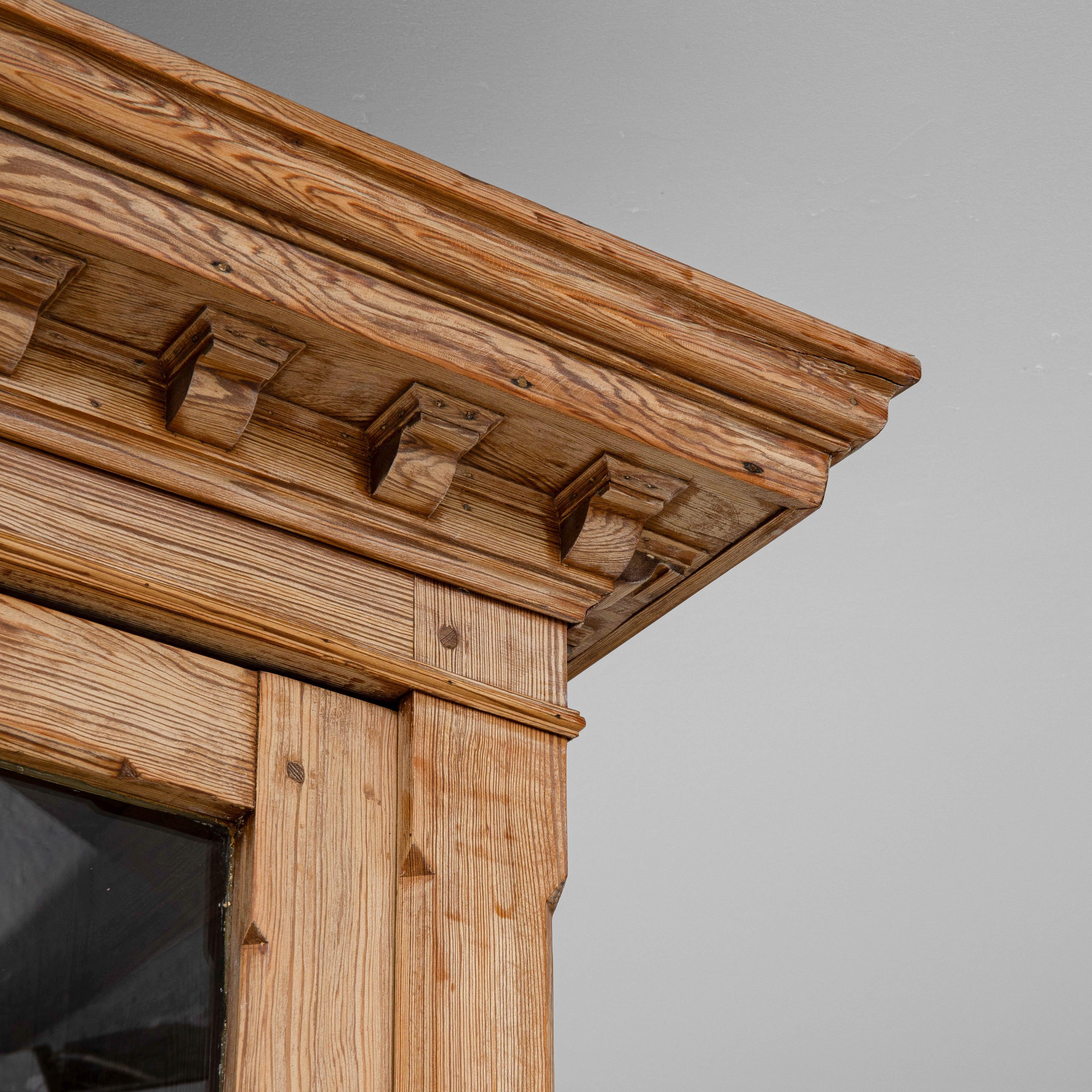 Vetrina francese in legno degli anni '1900 in vendita 3