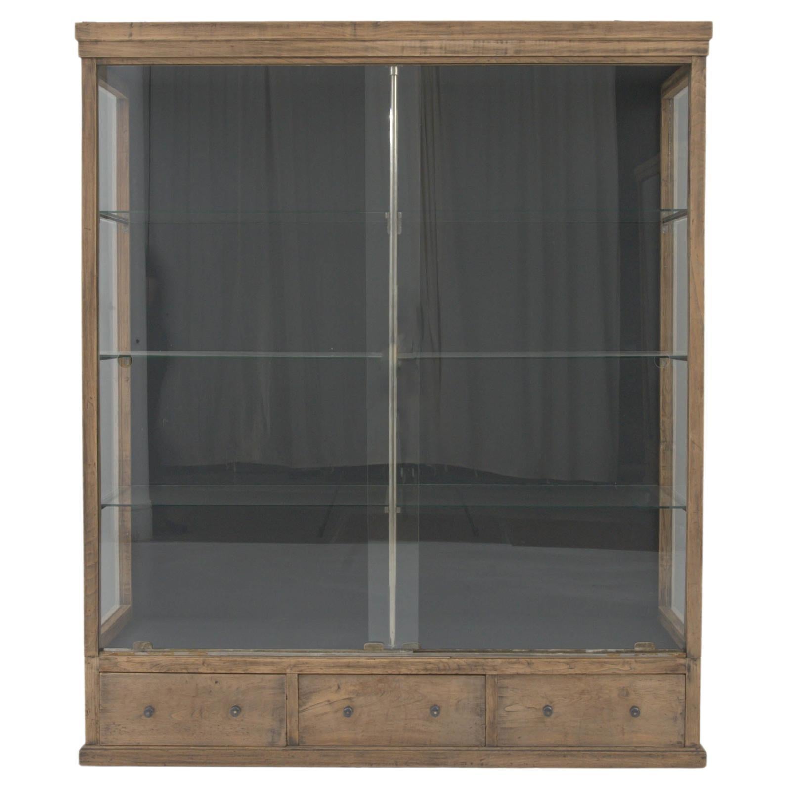 Vitrine en bois française des années 1900