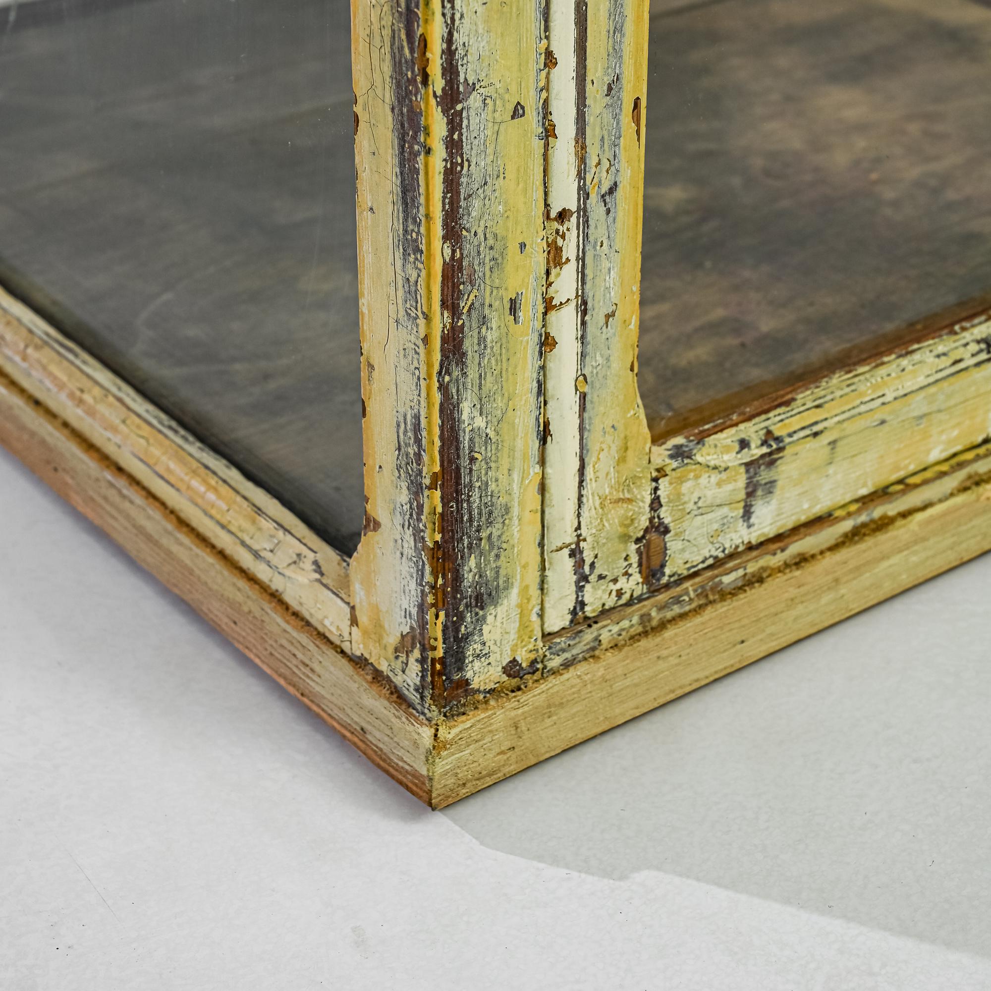1900s French Yellow Tabletop Vitrine 1