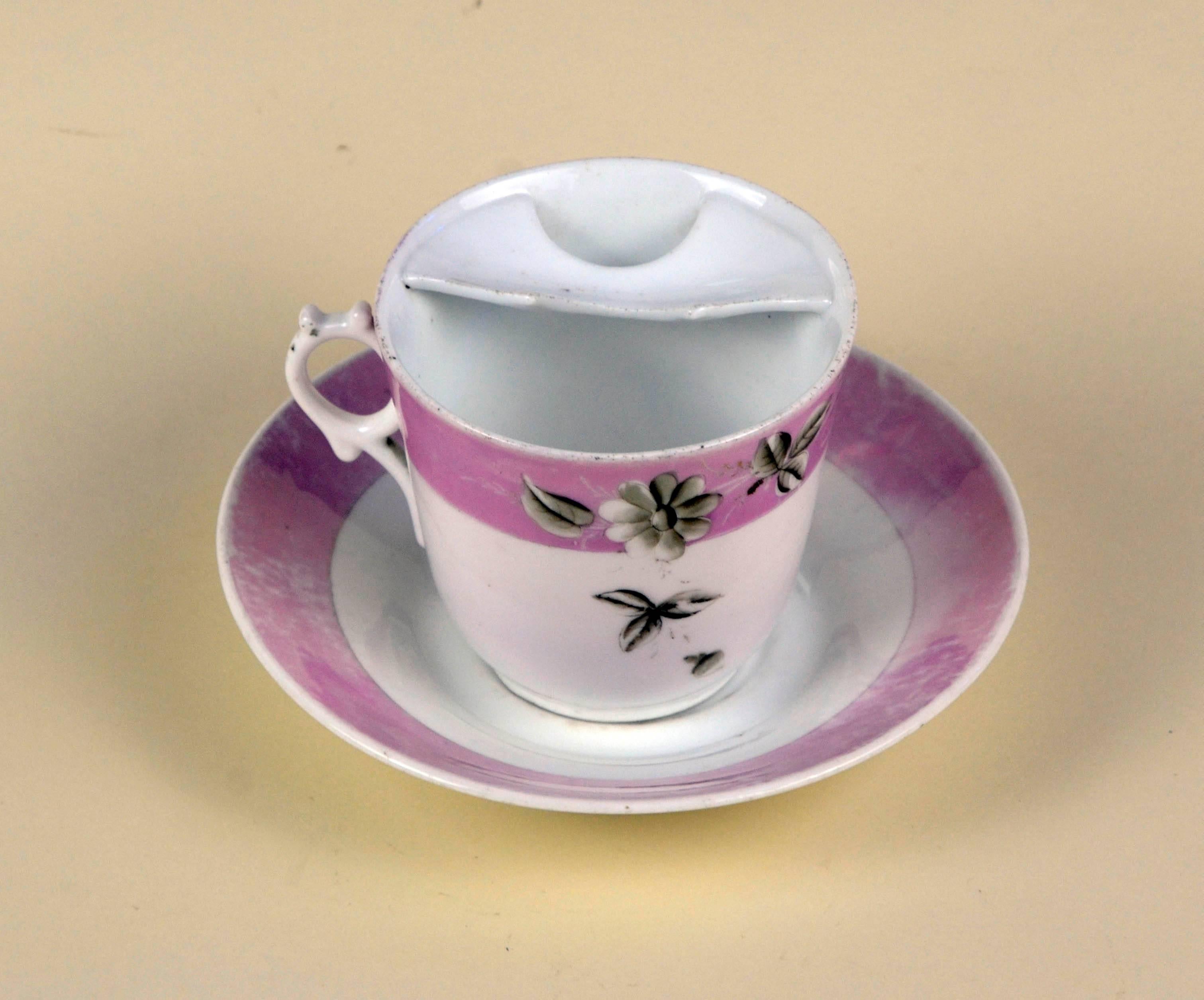 1900s German Porcelain Mustache Cup in White with a Antique Pink Lustre Band In Good Condition For Sale In Milan, IT