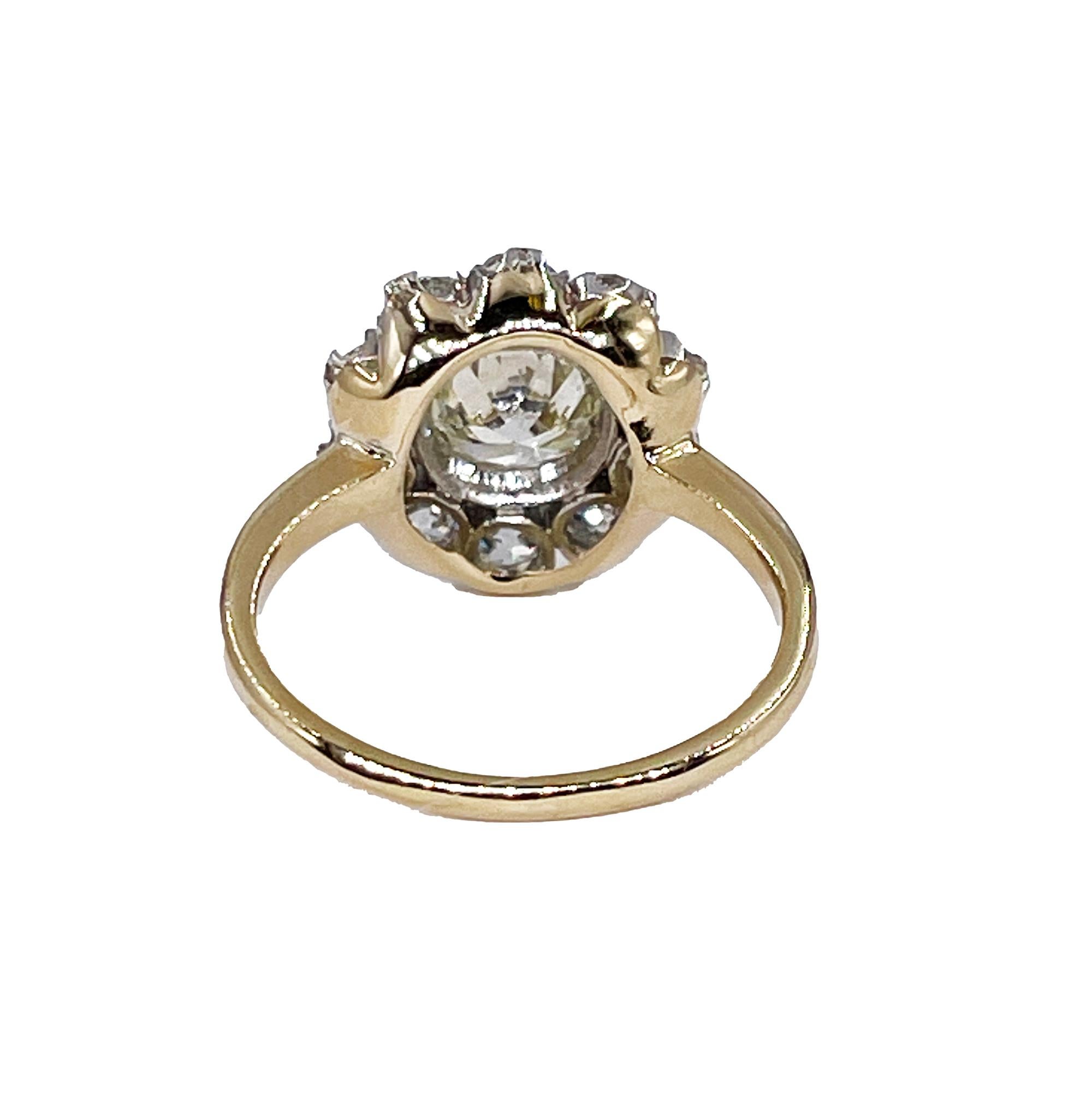 1900er Jahre GIA 2,58 ctw Antiker edwardianischer Diamant-Cluster 18kyg Pl Ring mit altem Eurodiamant im Zustand „Gut“ in New York, NY