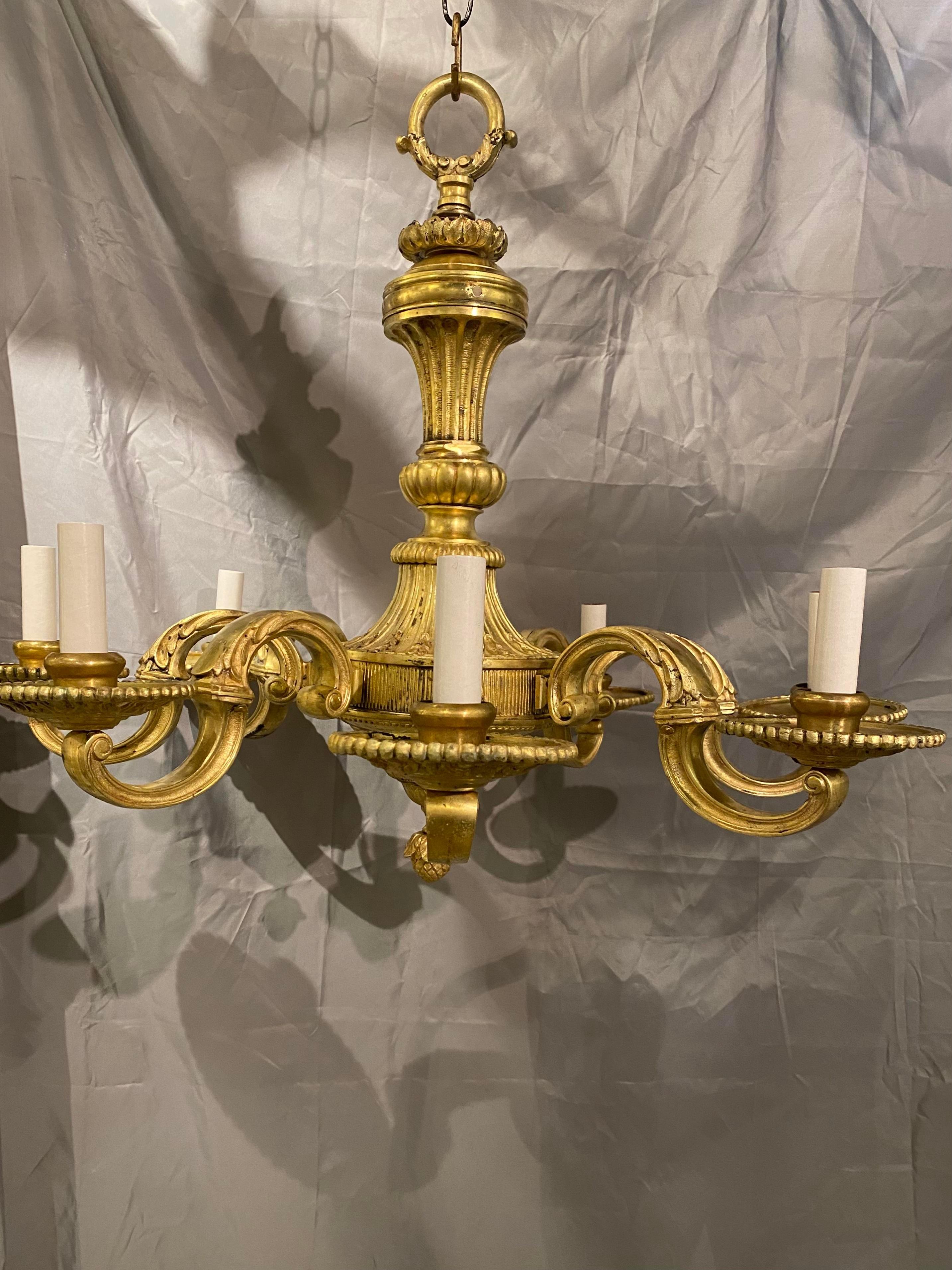 Américain Lustre à 8 lumières Caldwell en bronze doré d'époque 1900 en vente