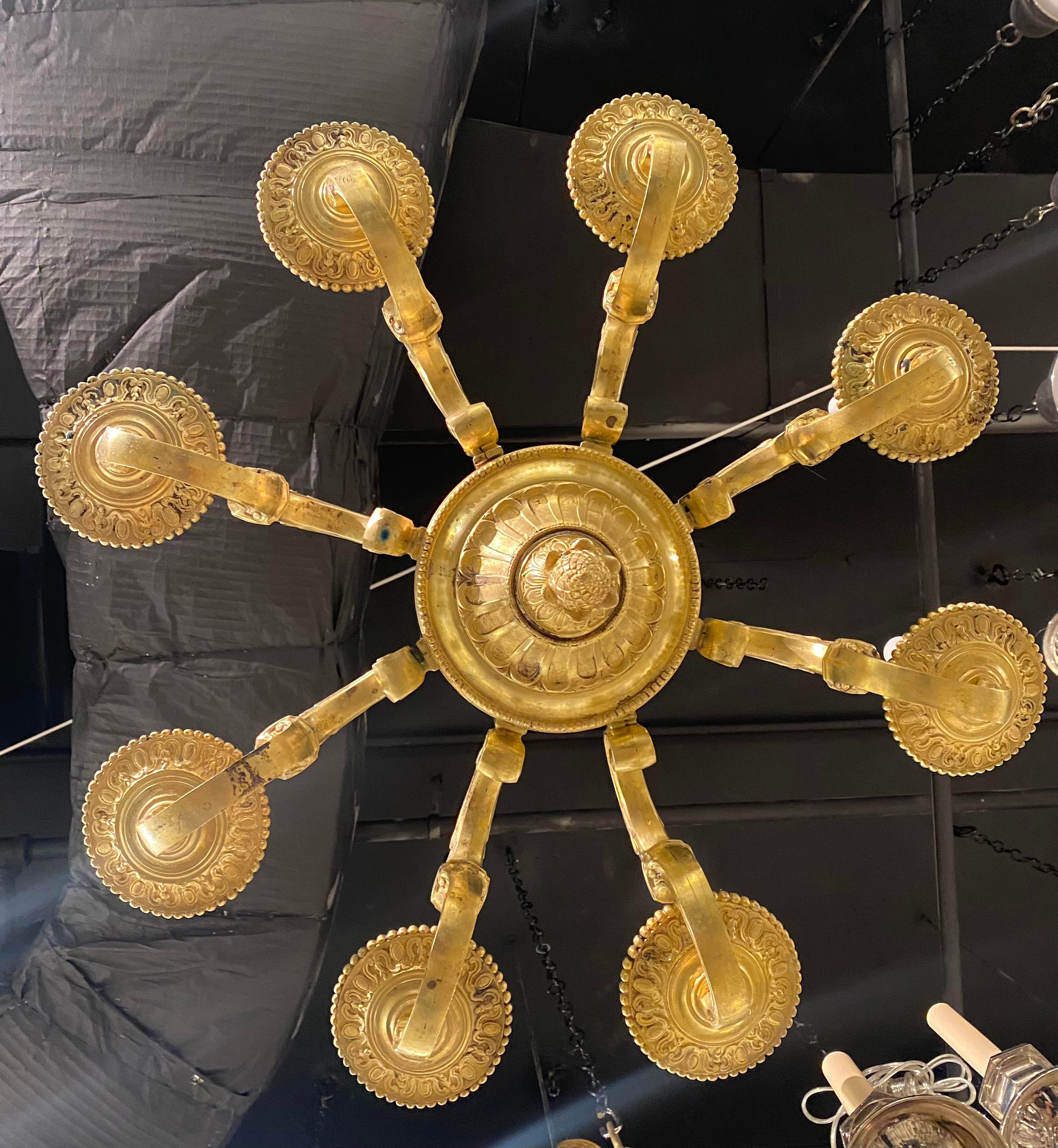 Lámpara de araña Caldwell de 8 luces en bronce dorado de 1900 Dorado en venta