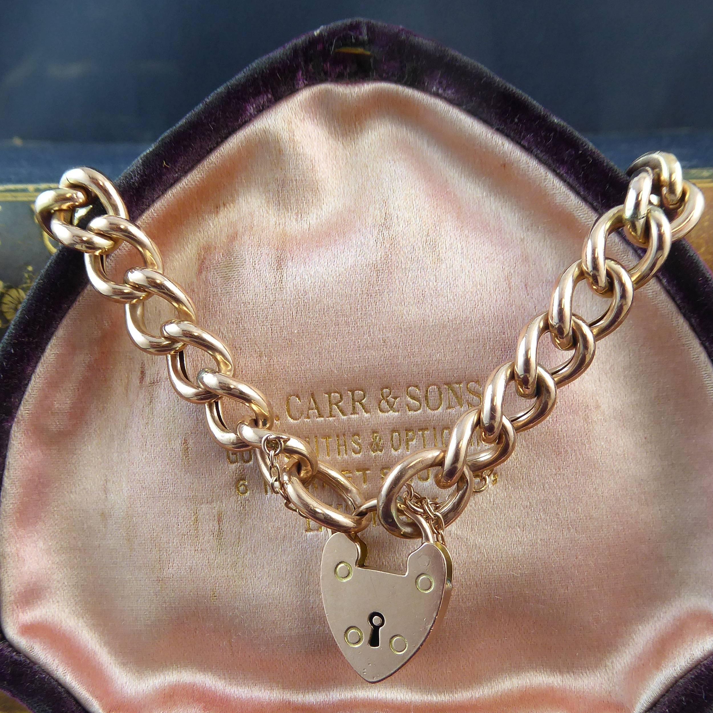 1900s Gold Curb Link Bracelet with Padlock and Safety Chain In Excellent Condition In Yorkshire, West Yorkshire