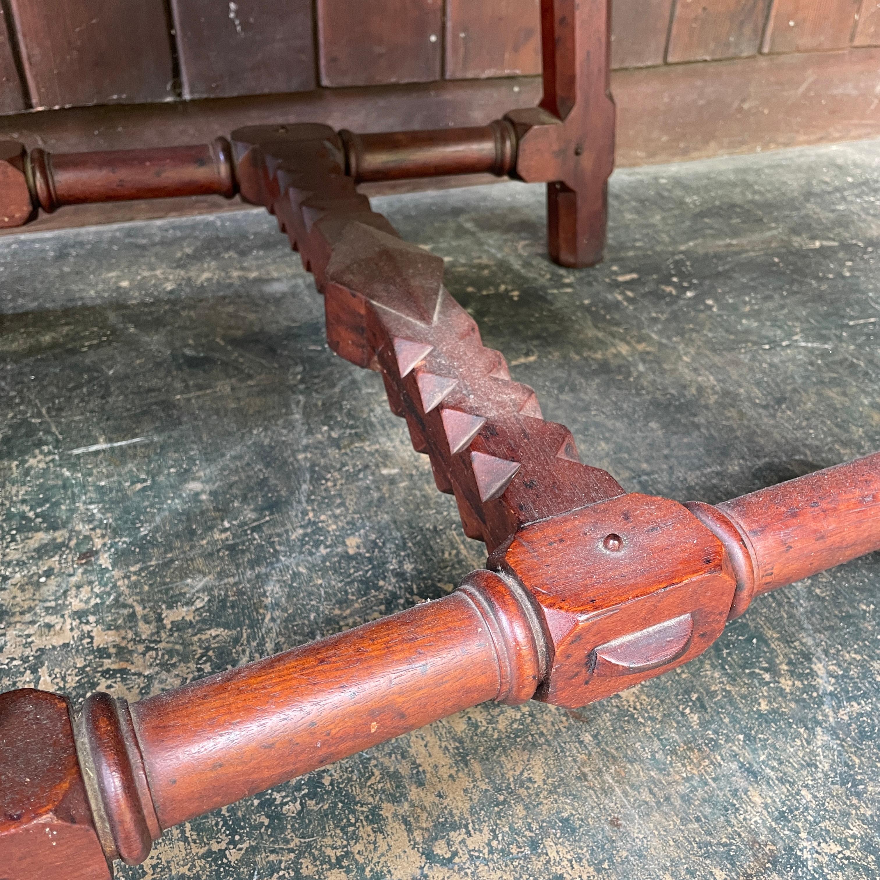 Set di sedie da pranzo Eastlake gotiche del 1900 Poltrone in noce intagliato Rinascimento, 6 in vendita 9