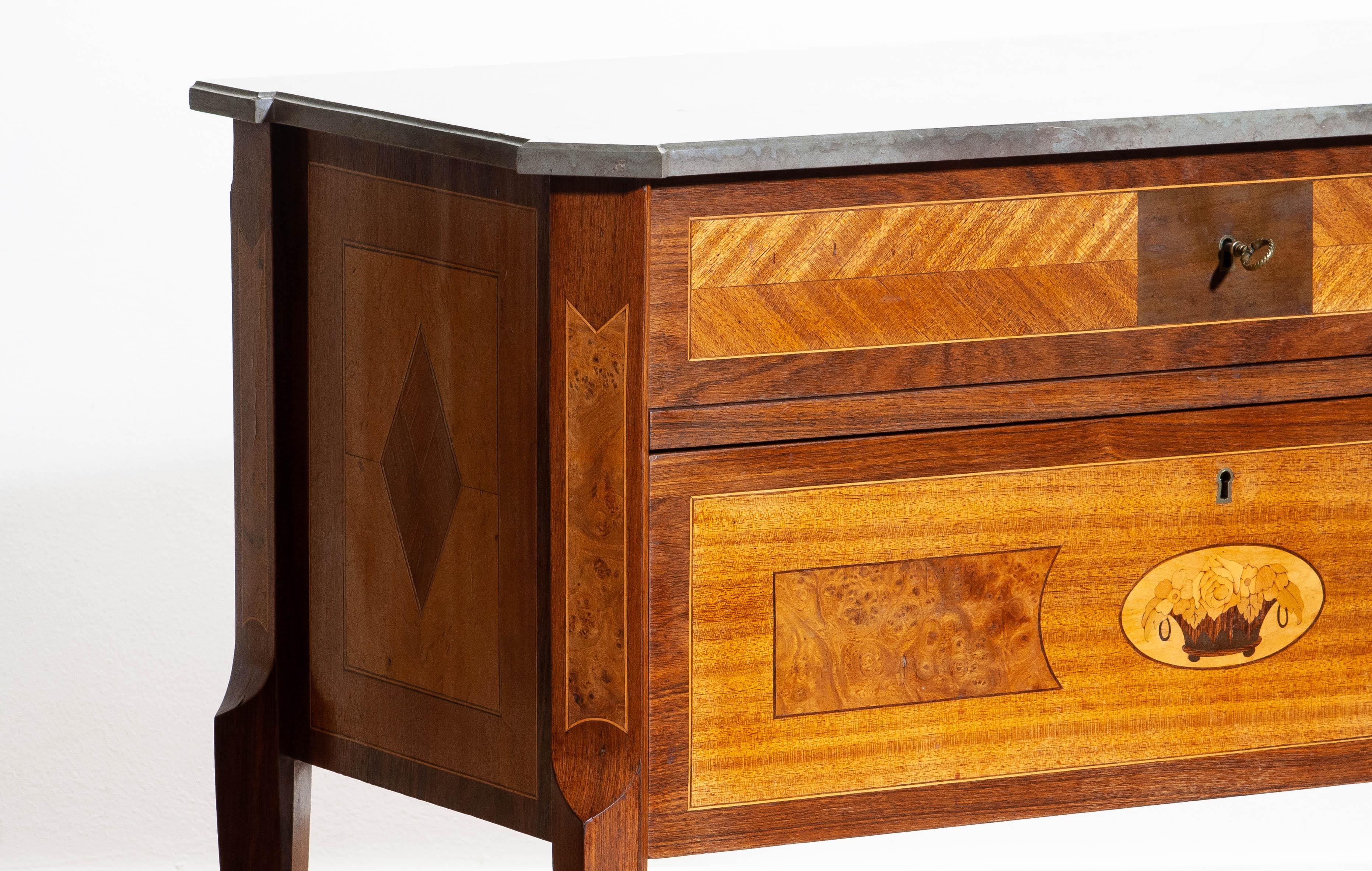 1900s, Gustavian Walnut Birch Fruits Mahogany Commode Dresser with Kolmarden Top In Good Condition In Silvolde, Gelderland