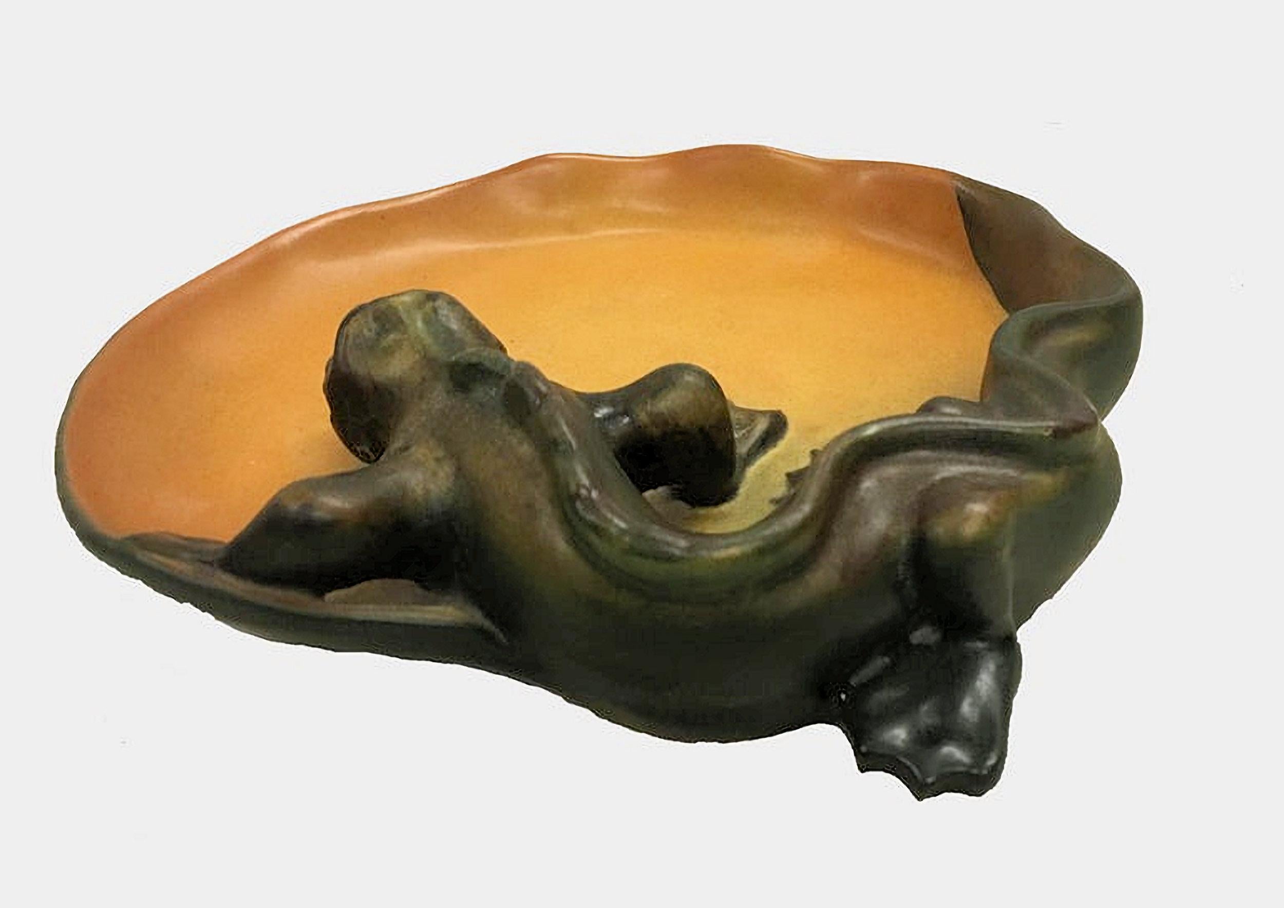 XX secolo Vassoio / Ciotola per cenere a forma di lucertola in stile Art Nouveau danese del 1900, realizzato a mano da P. Ibsens Enke in vendita