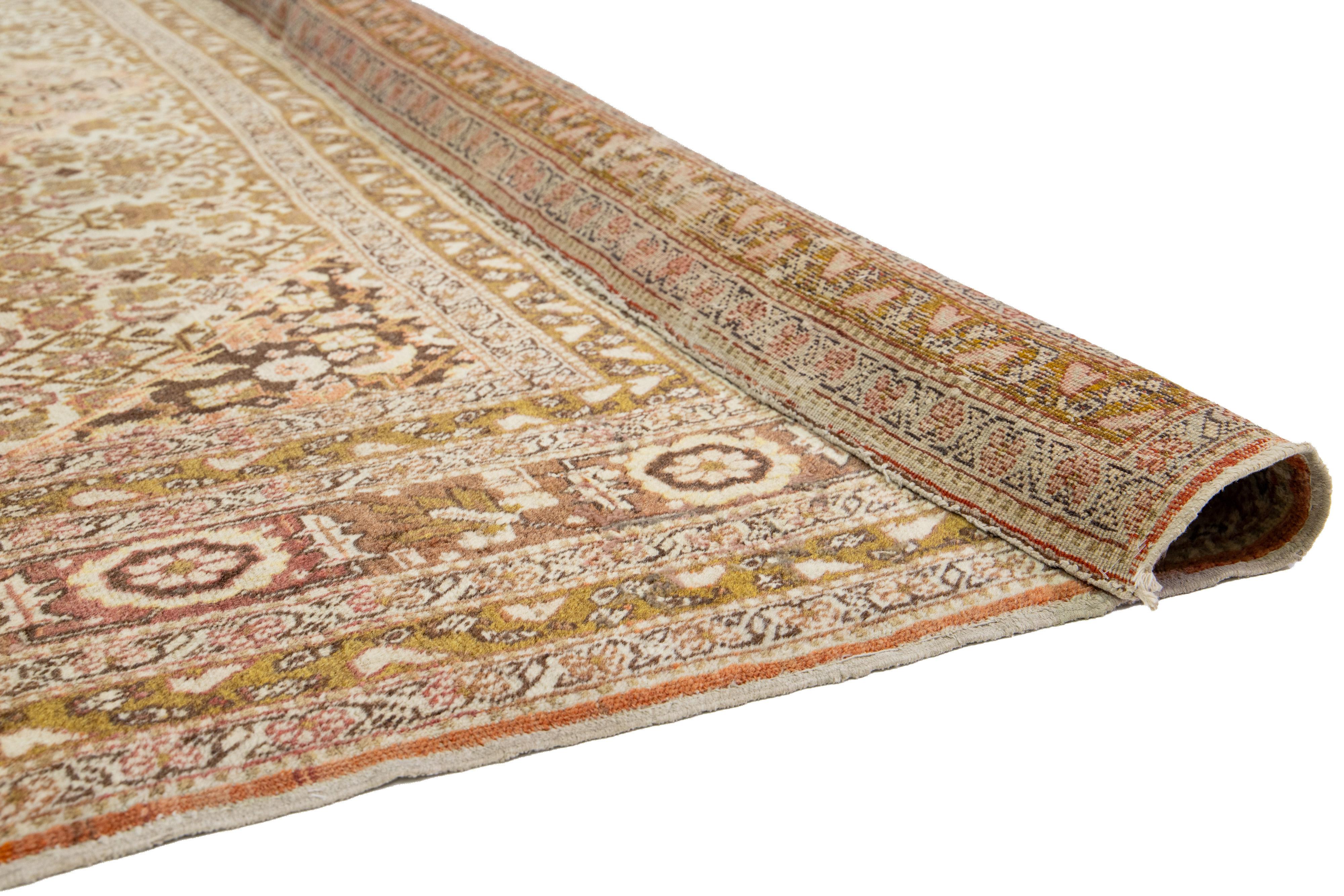 1900s Handmade Persian Tabriz Wolle Teppich In Beige mit Allover-Design (Handgeknüpft) im Angebot
