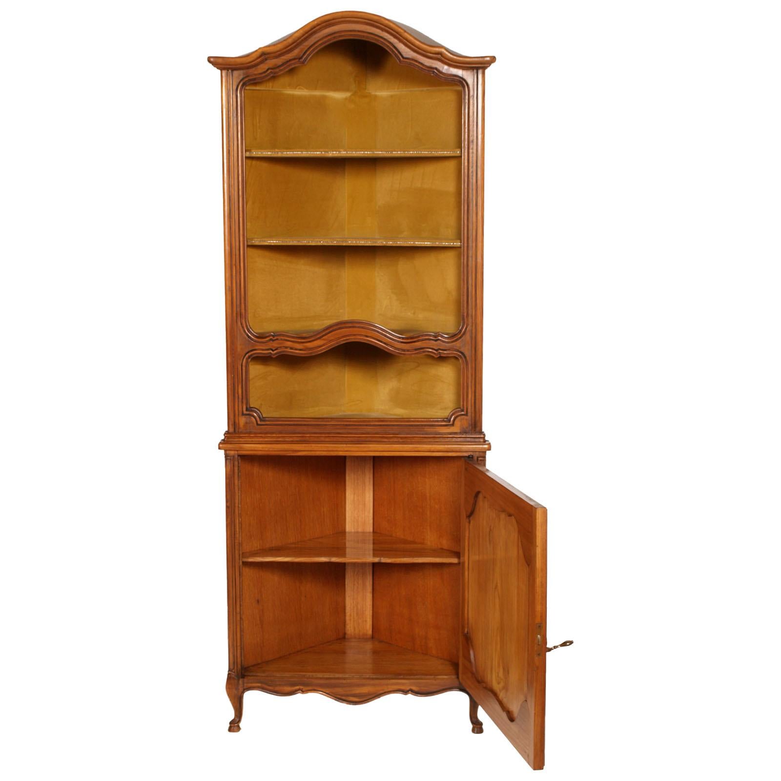 1900s, Venetian Baroque Corner Cupboard Bookcase, Restored, Wax-Polished In Good Condition For Sale In Vigonza, Padua