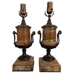 Pareja de lámparas italianas de mármol y bronce de 1900