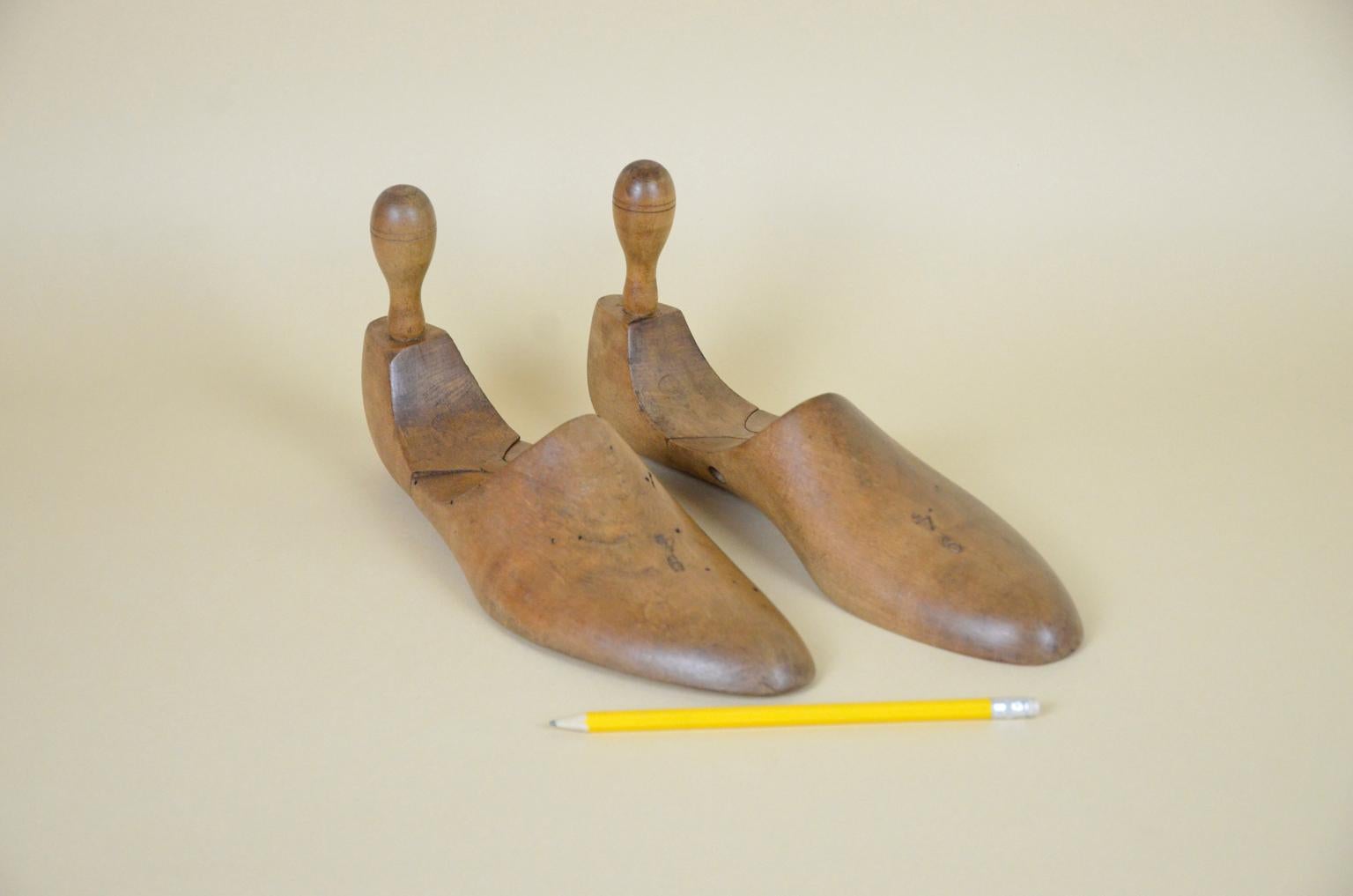 Italian vintage wooden shoe tree from early 20th century.