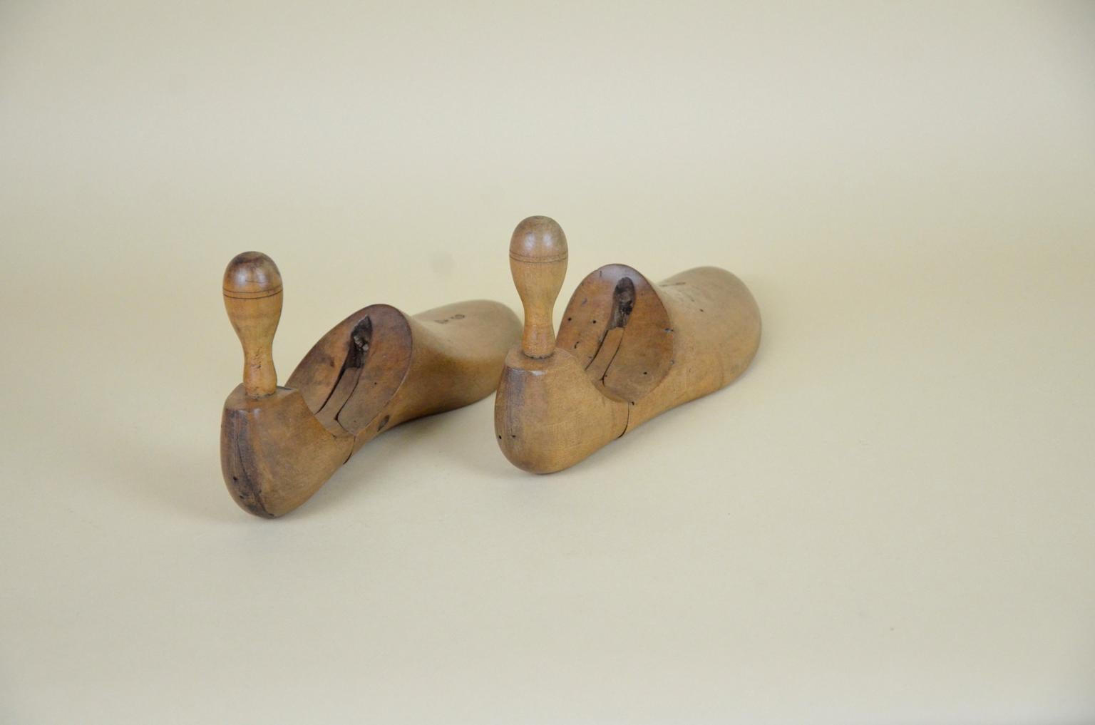 Edwardian 1900s Italian Vintage Wooden Shoe Tree For Sale