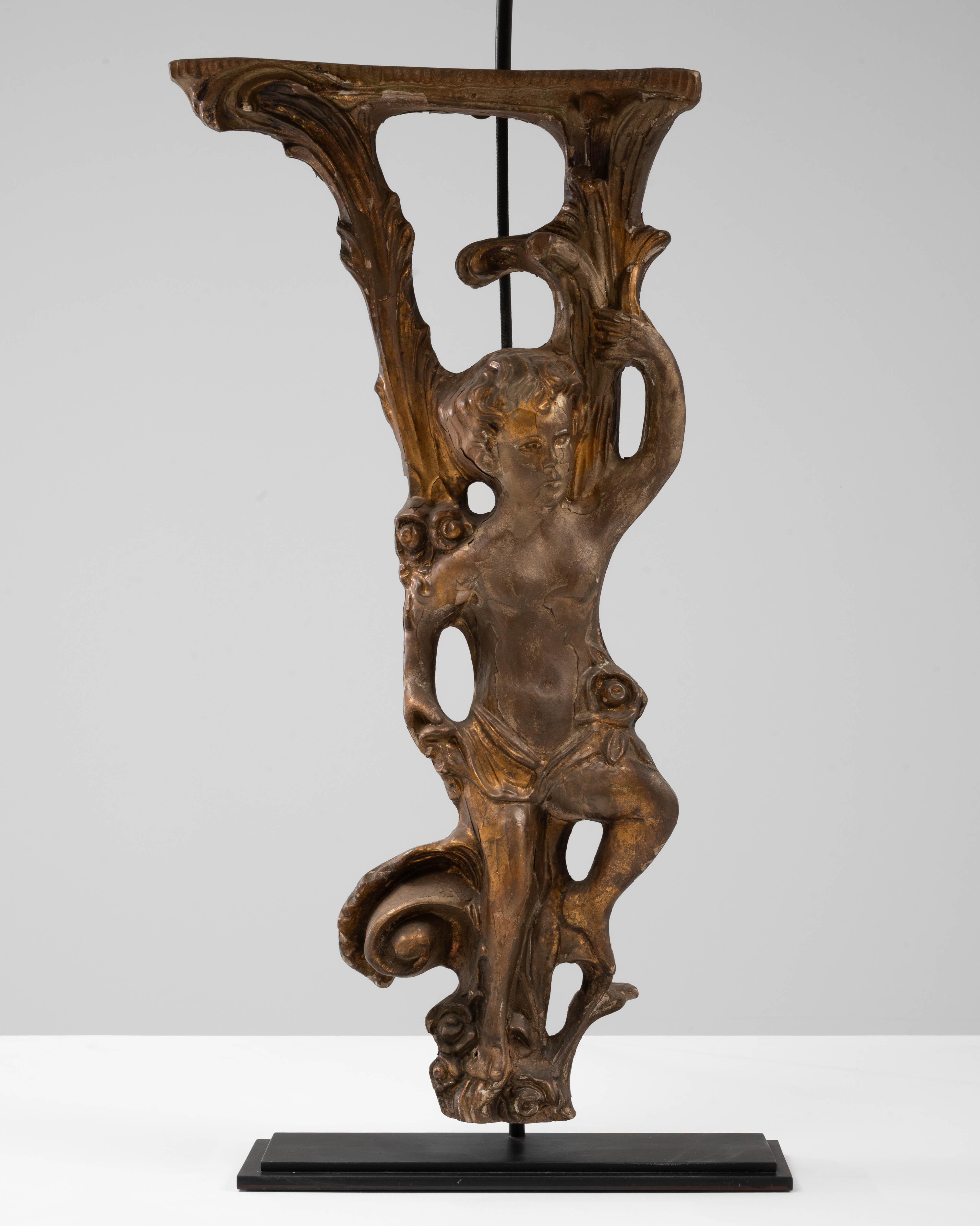 Lampe de table italienne des années 1900 en bois sculpté sur base métallique en vente 3