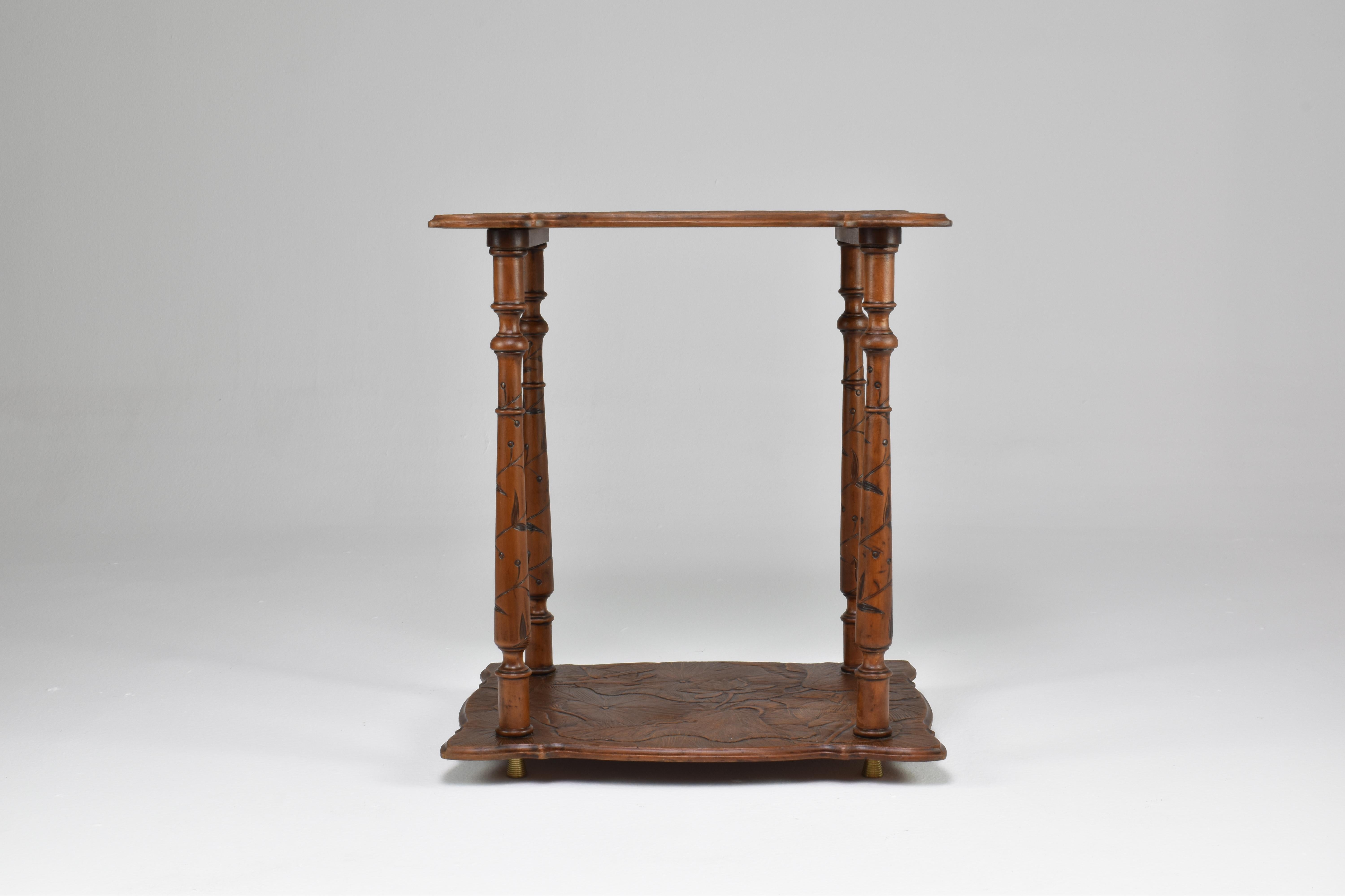1900's Japanese Sculpted Wooden Tea Table For Sale 7