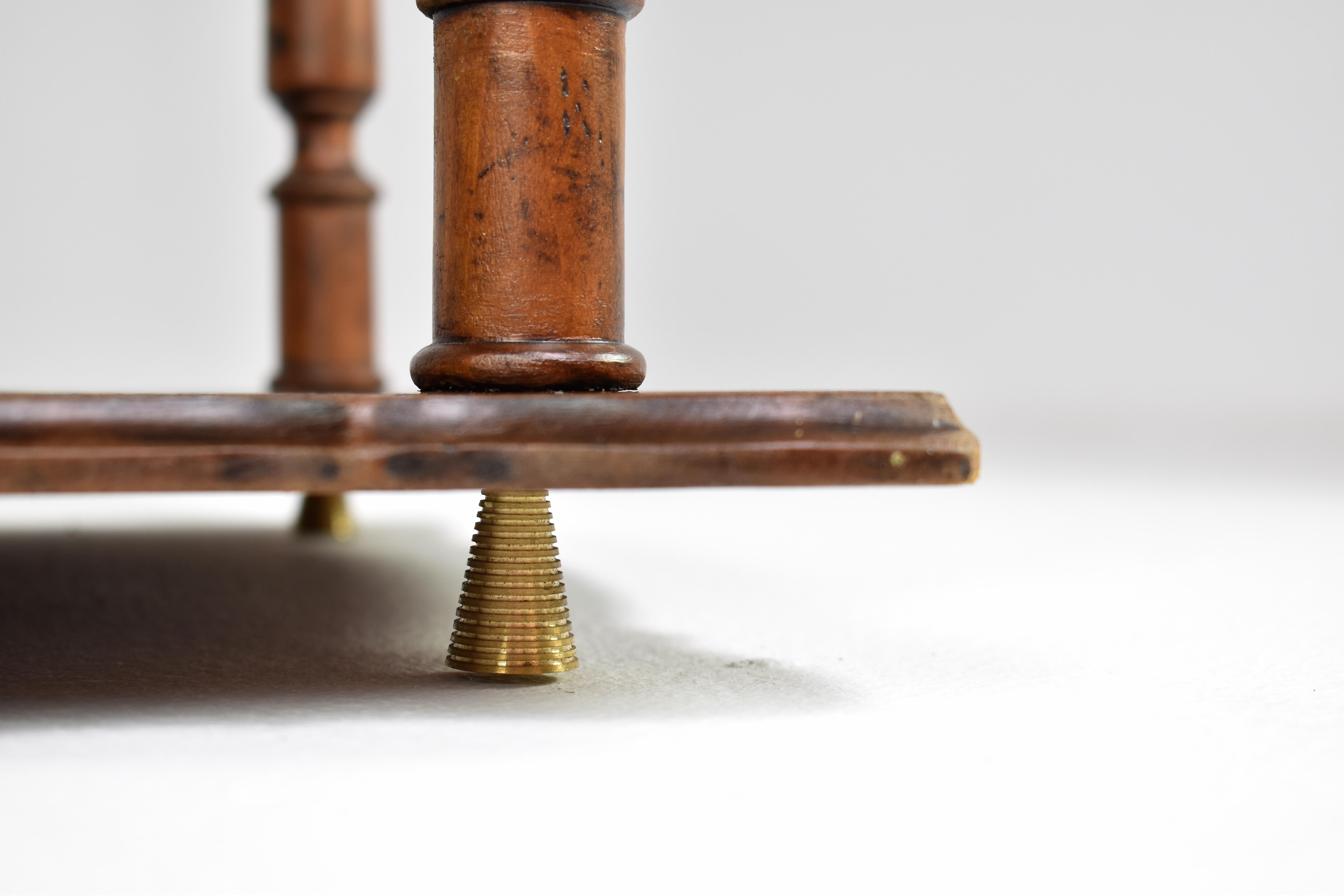 1900's Japanese Sculpted Wooden Tea Table For Sale 2