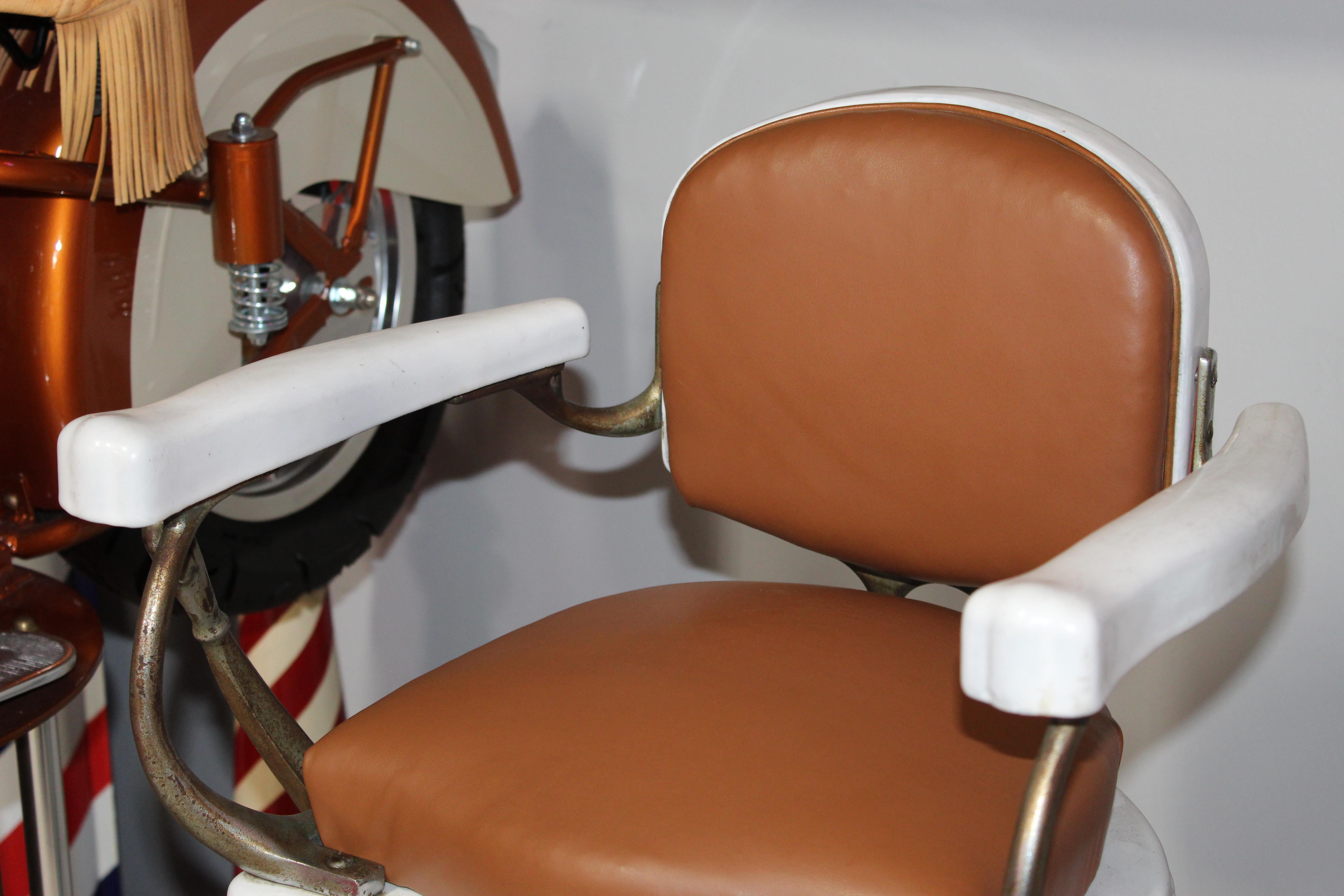 1900s Koken Child's Barber Chair In Fair Condition For Sale In Orange, CA