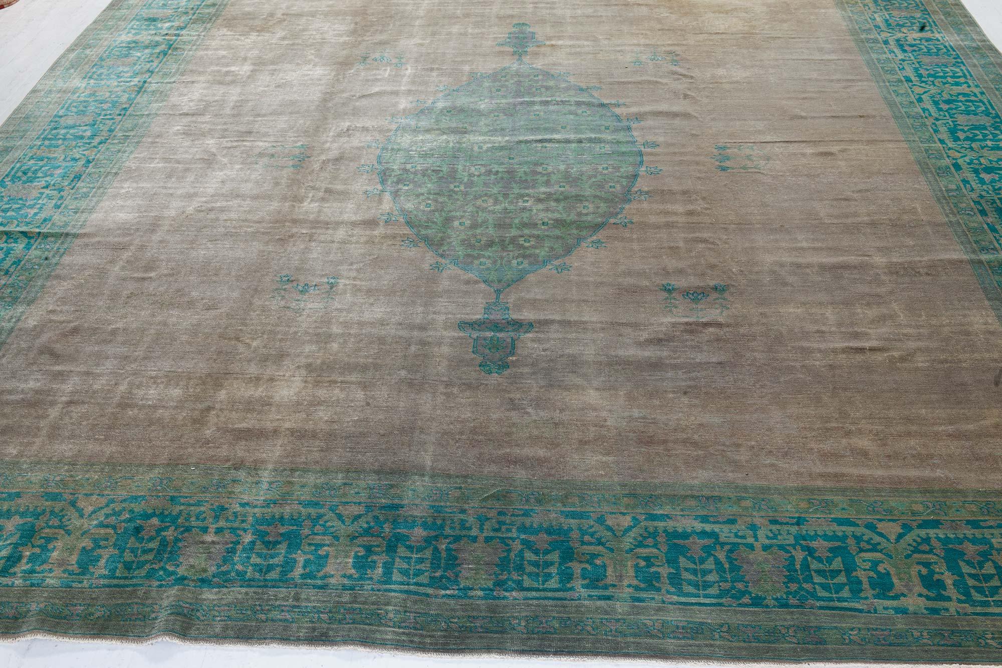 1900s Large Turkish Borlou Handmade Wool Rug In Good Condition For Sale In New York, NY