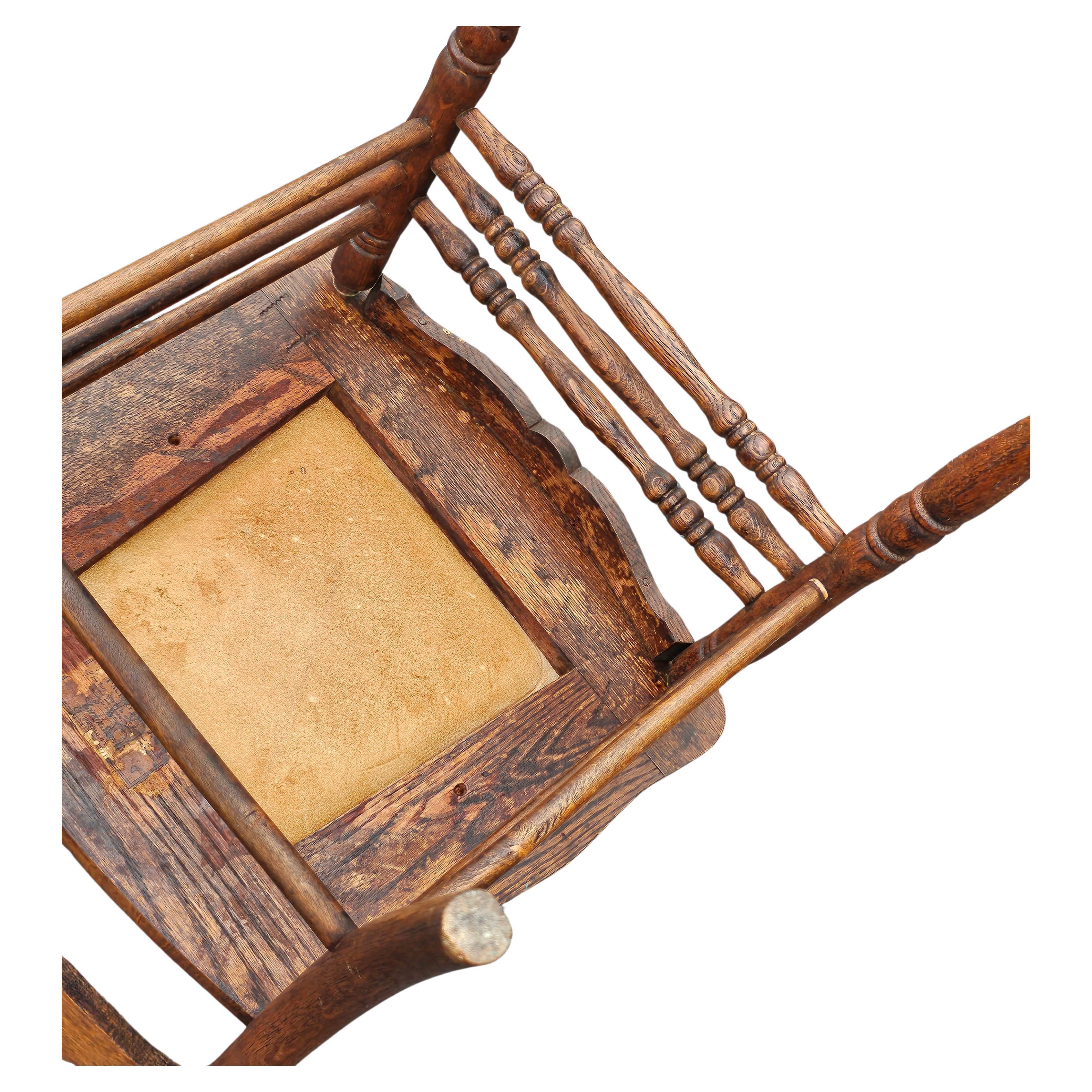 Larkin Soap Co., 1900er Jahre Beistellstühle aus Eichenholz und geprägtem Leder, Paar  im Angebot 2