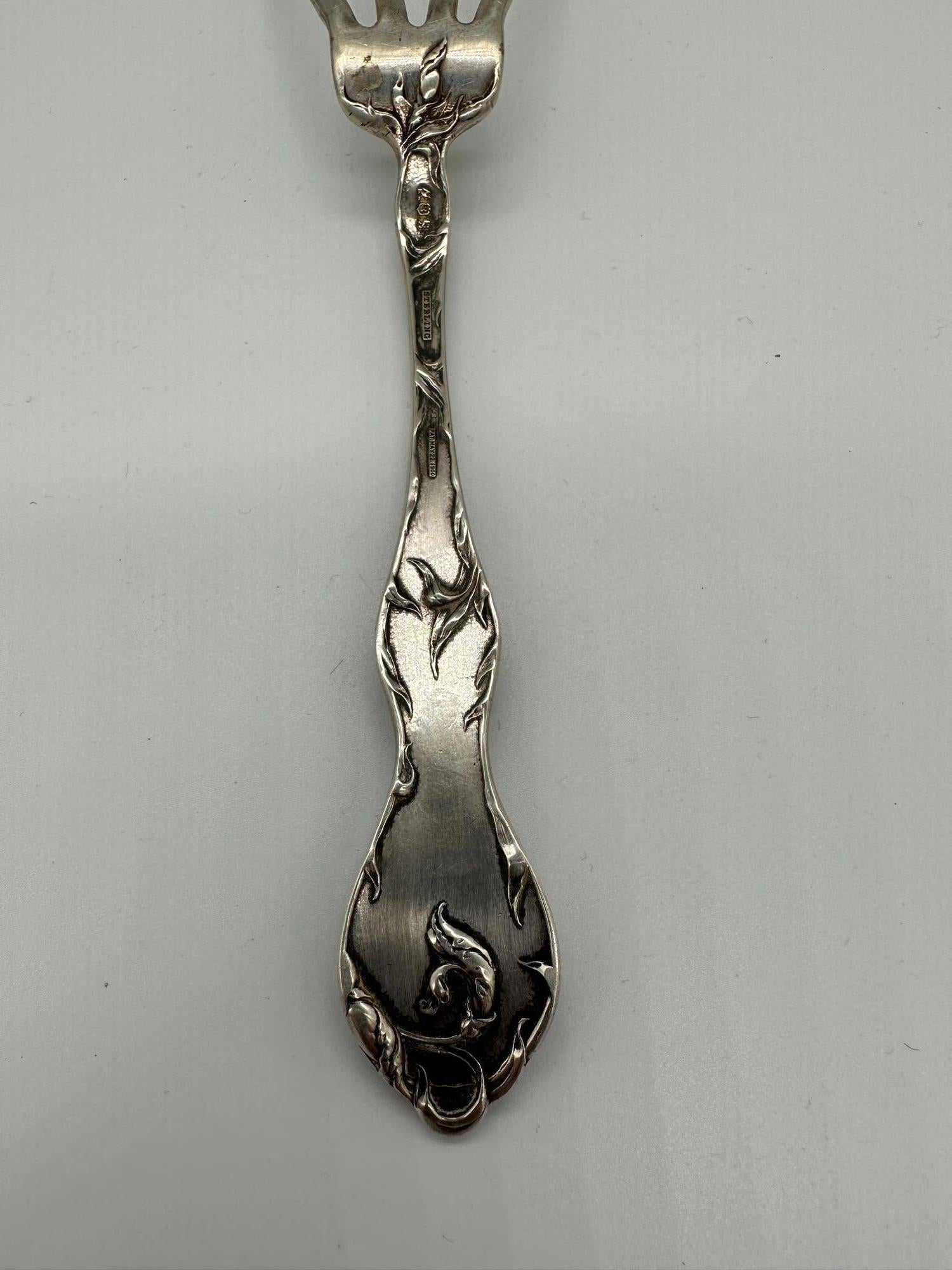 Fourchette à citron en argent sterling Les Cinq Fleurs Reed and Barton « pivoine » des années 1900 en vente 2