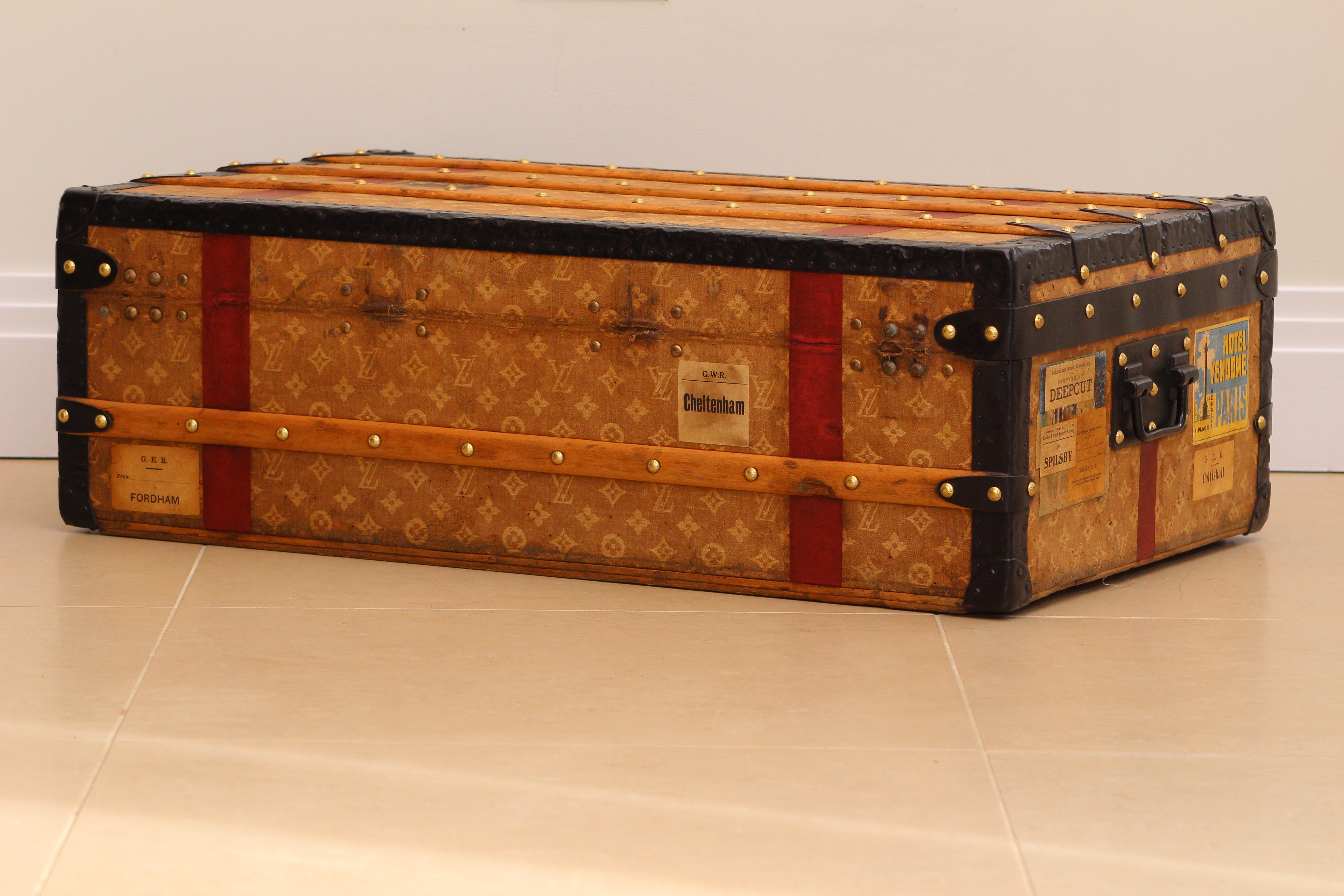 1900s Louis Vuitton Monogram Cabin Trunk In Good Condition For Sale In London, GB