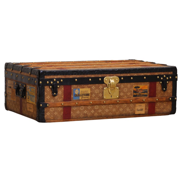 Louis Vuitton Flower Trunk, circa 1930 For Sale at 1stDibs