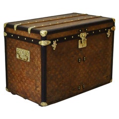 Baúl Louis Vuitton Monograma Courier de 1900