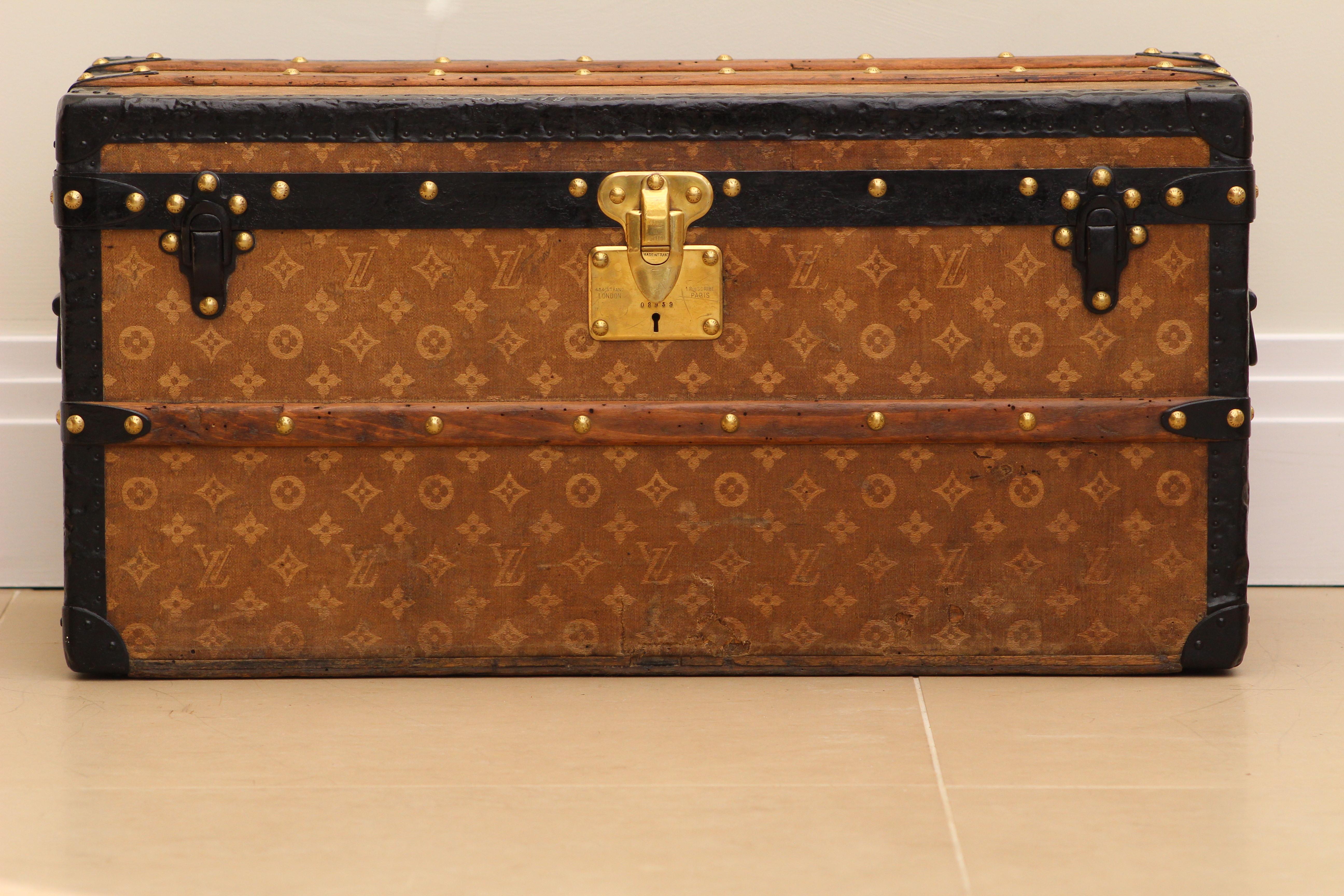 The 1900s Louis Vuitton Monogram Shoe Trunk is a stunning testament to an era when travel and luxury intertwined seamlessly. This exquisite piece embodies the essence of meticulous craftsmanship and timeless design, hallmarks of the iconic Louis